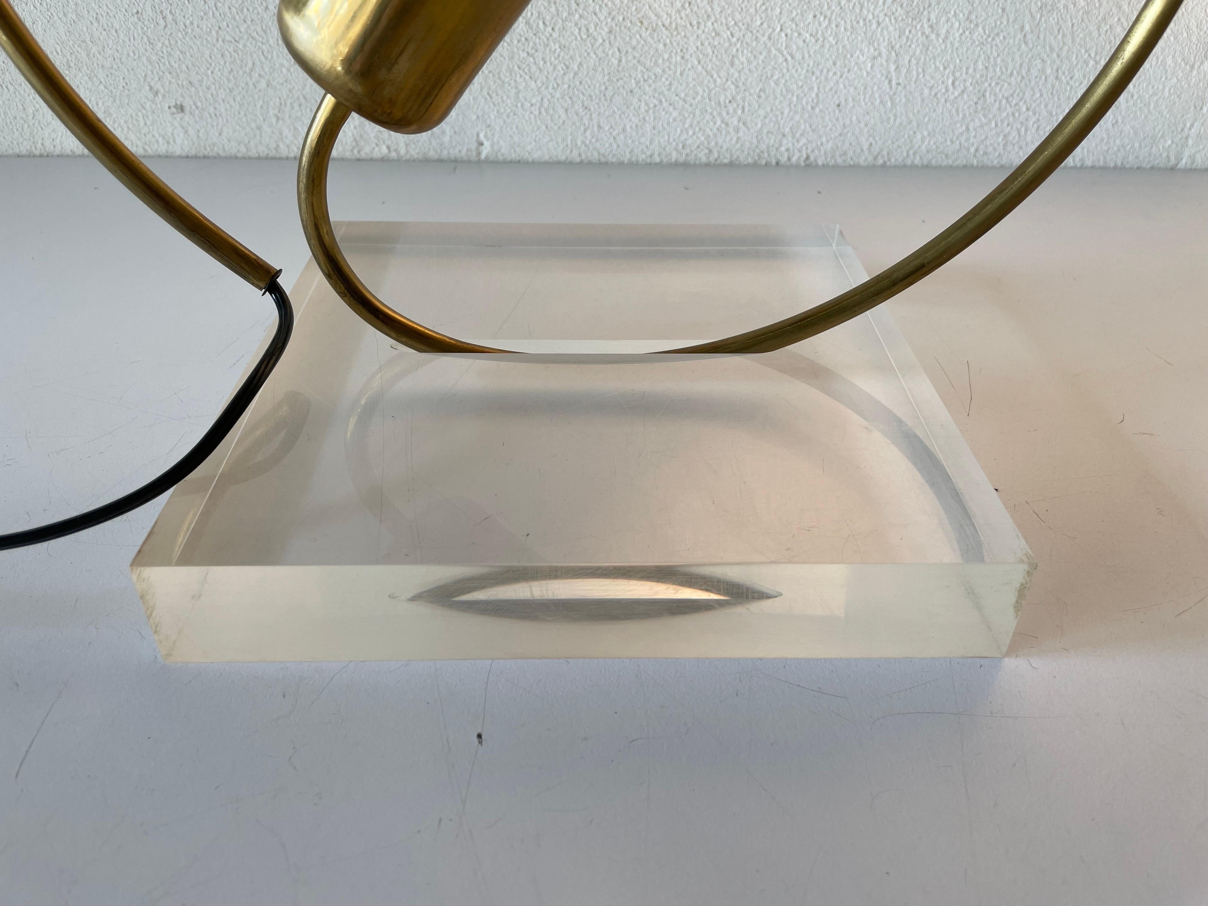 Brass & Lucite Trumpet Design Table Lamp, 1960s, Italy For Sale 8