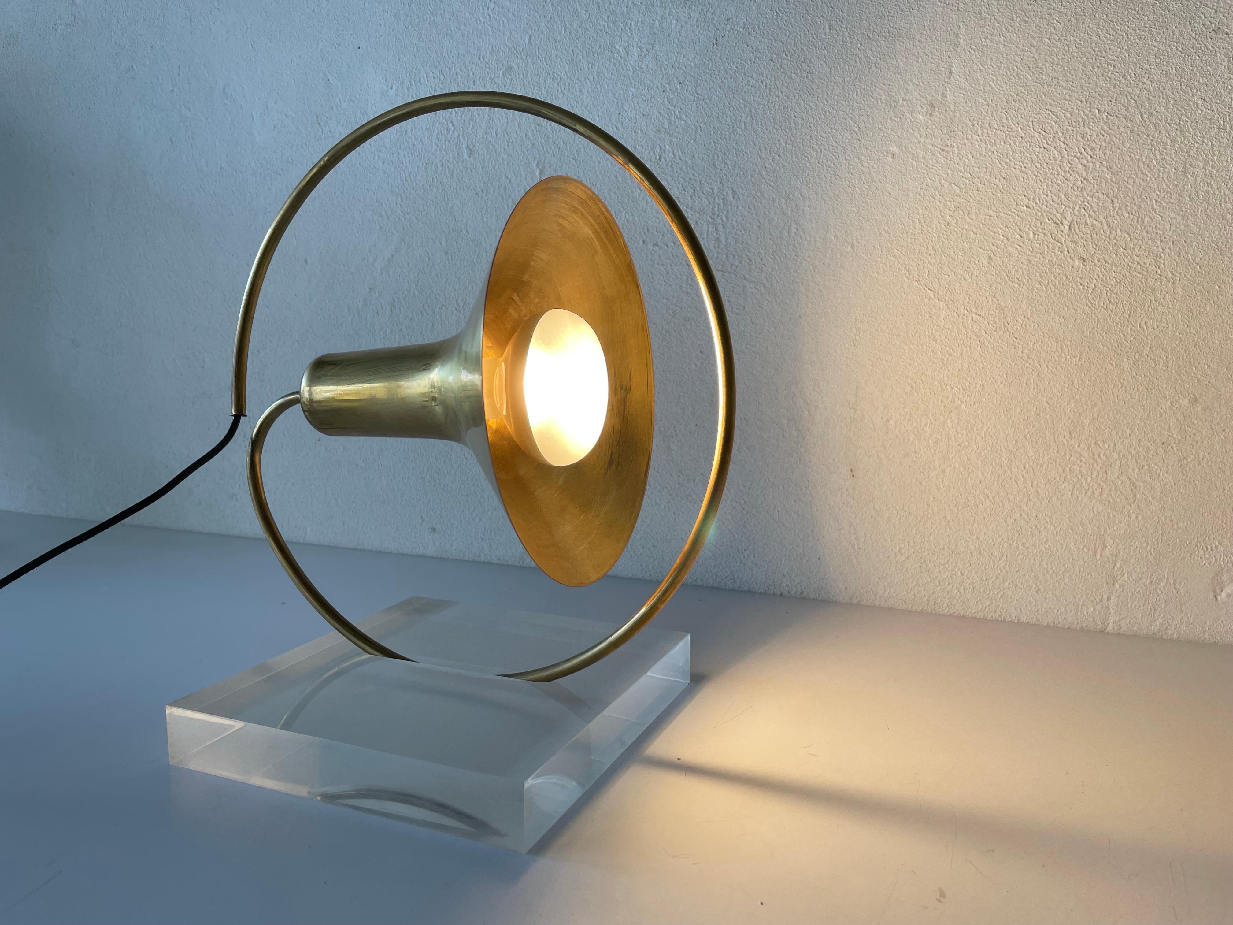 Brass & Lucite Trumpet Design Table Lamp, 1960s, Italy For Sale 9