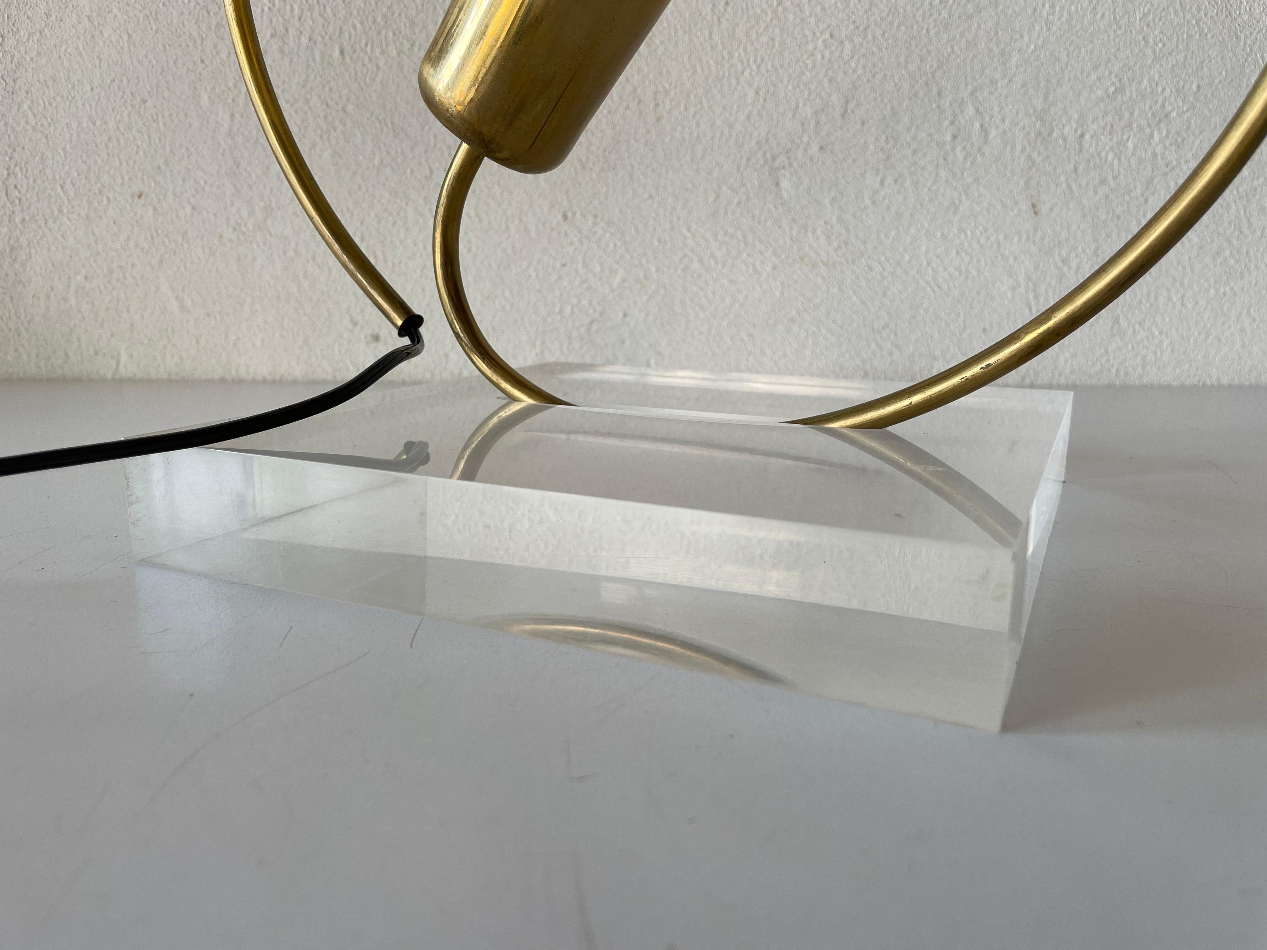 Brass & Lucite Trumpet Design Table Lamp, 1960s, Italy For Sale 3