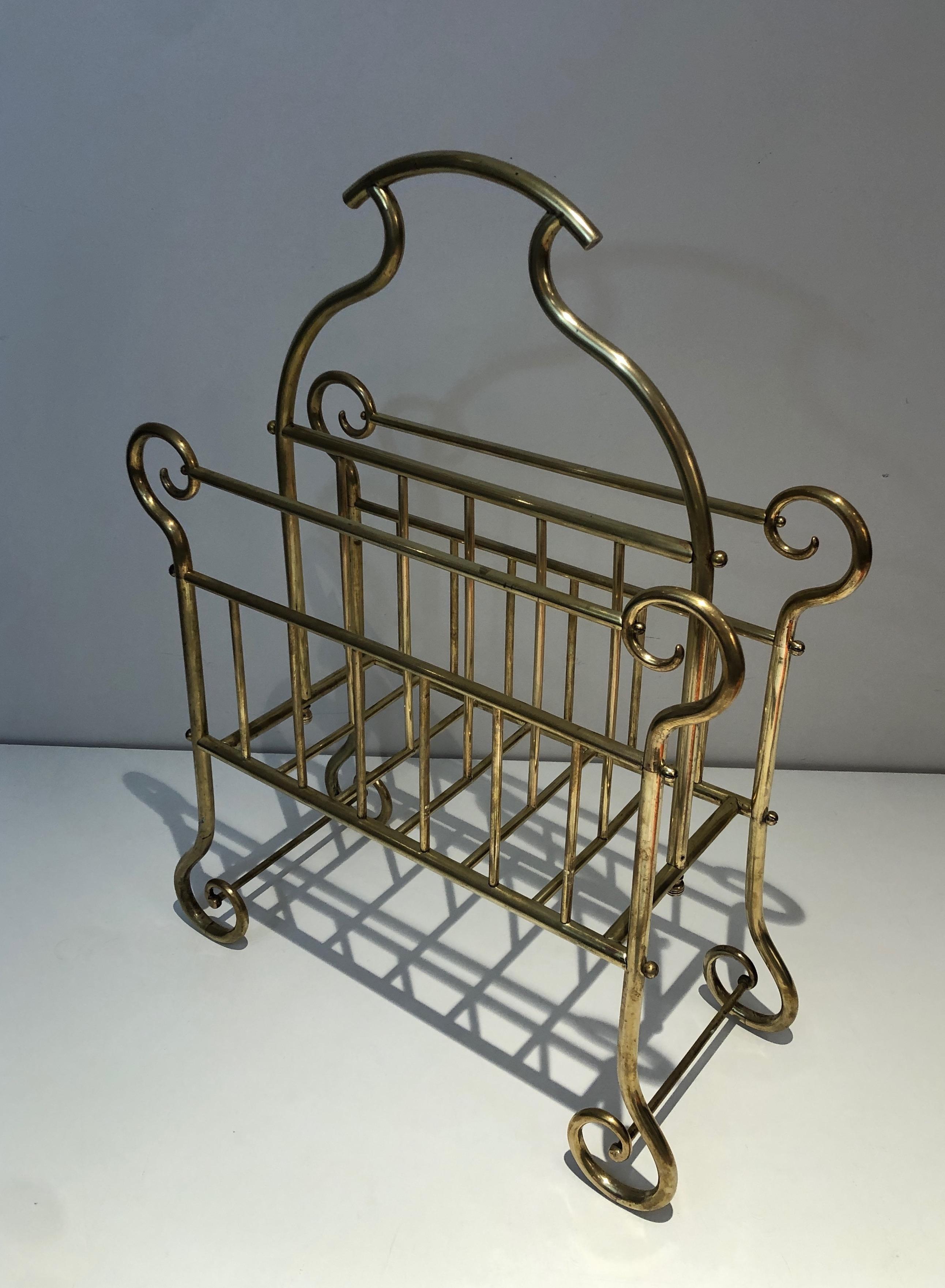 Brass Magazine Rack. French Work, circa 1900 In Good Condition For Sale In Marcq-en-Barœul, Hauts-de-France