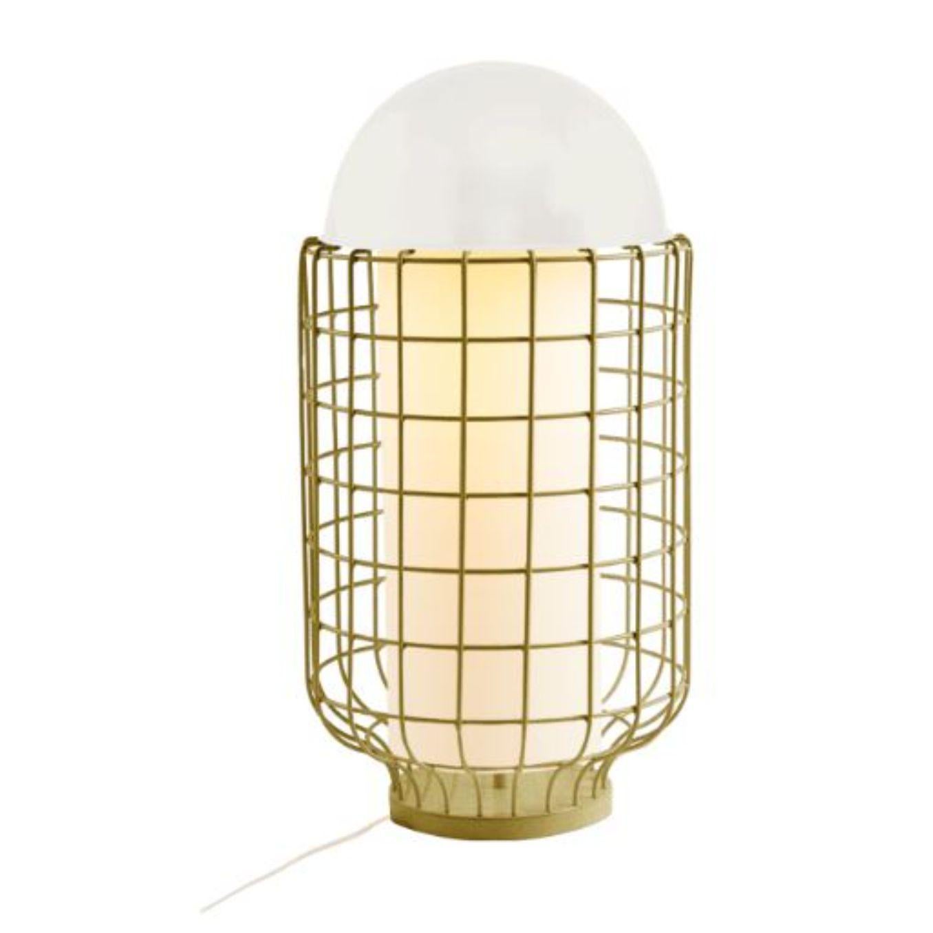 Brass Magnolia Table Lamp by Dooq For Sale 1