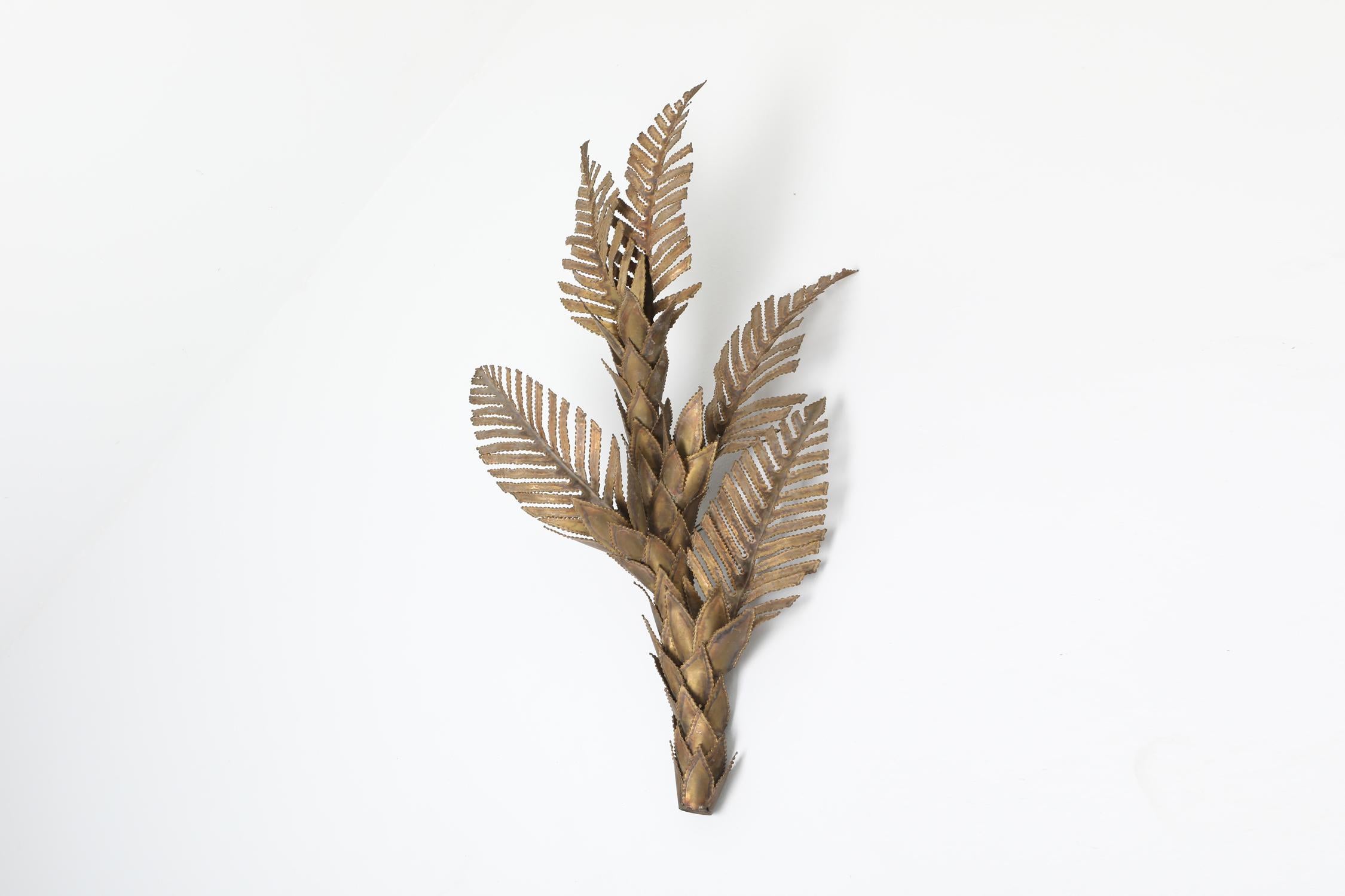 Maison Jansen brass palm tree wall sconce.
Fits well in a Hollywood Regency style decor.

 