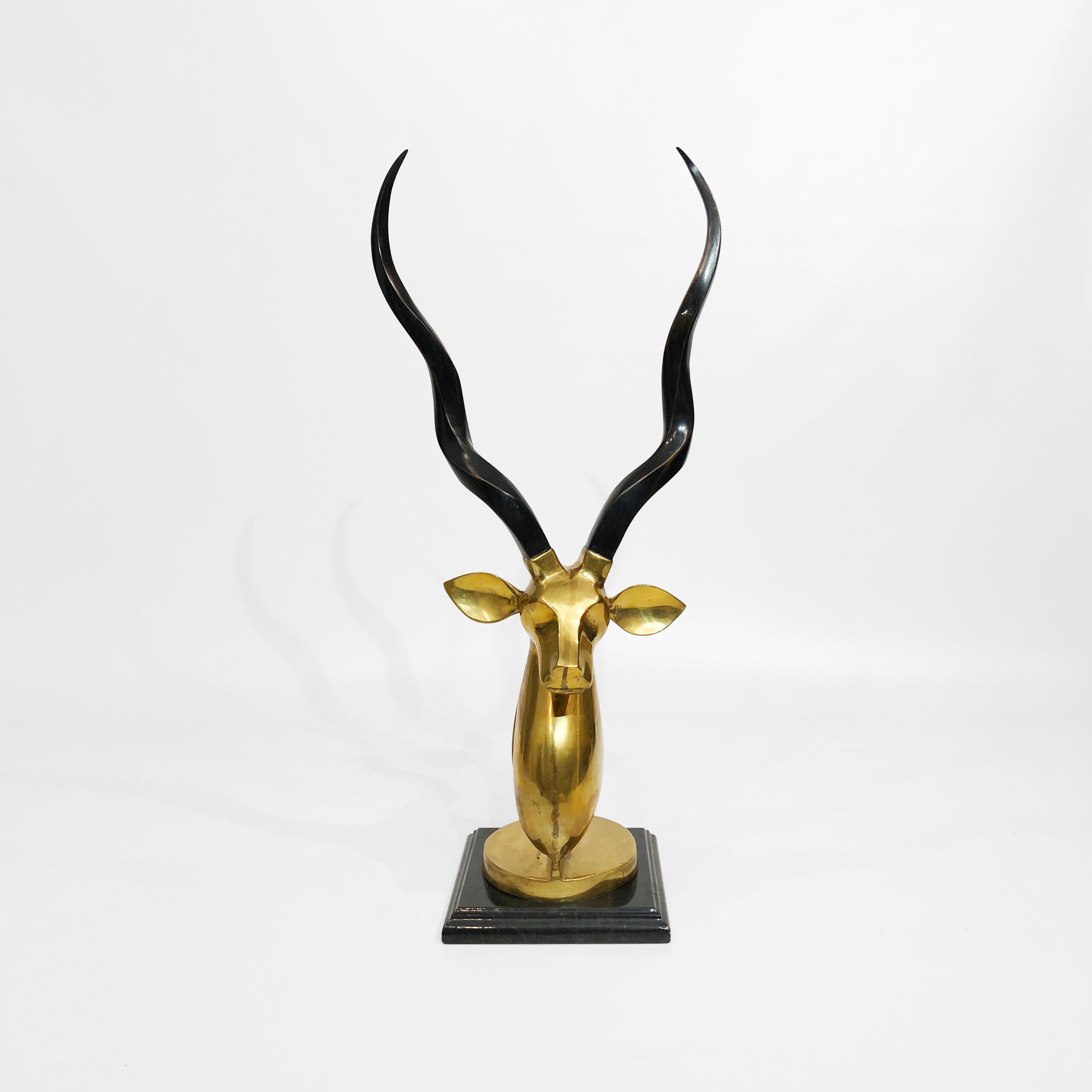 Kudu Antelopekopf-Skulptur aus Messing im Karl-Springer-Stil (amerikanisch) im Angebot