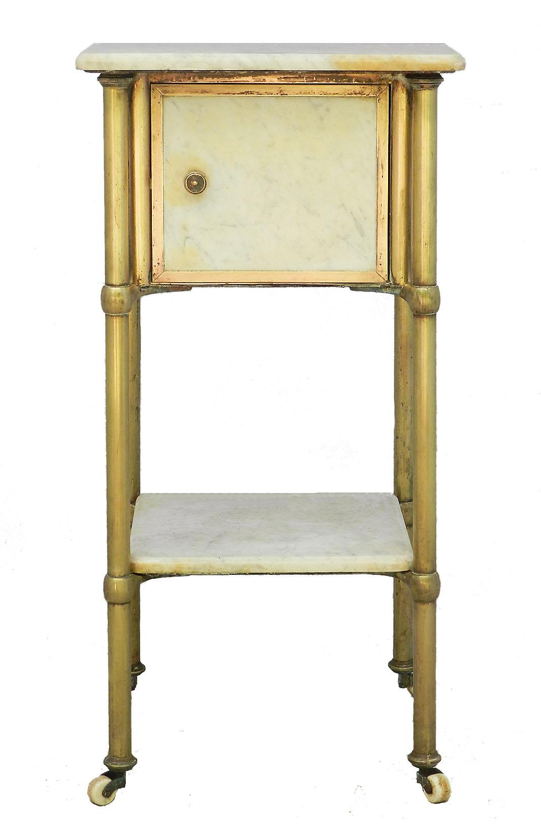 French brass and marble side table, nightstand, bedside cabinet, circa 1920
Variegated white marble
Superb decorators piece
In original vintage condition incredibly solid and sound, the brass frame legs have age related stress marks mostly to the