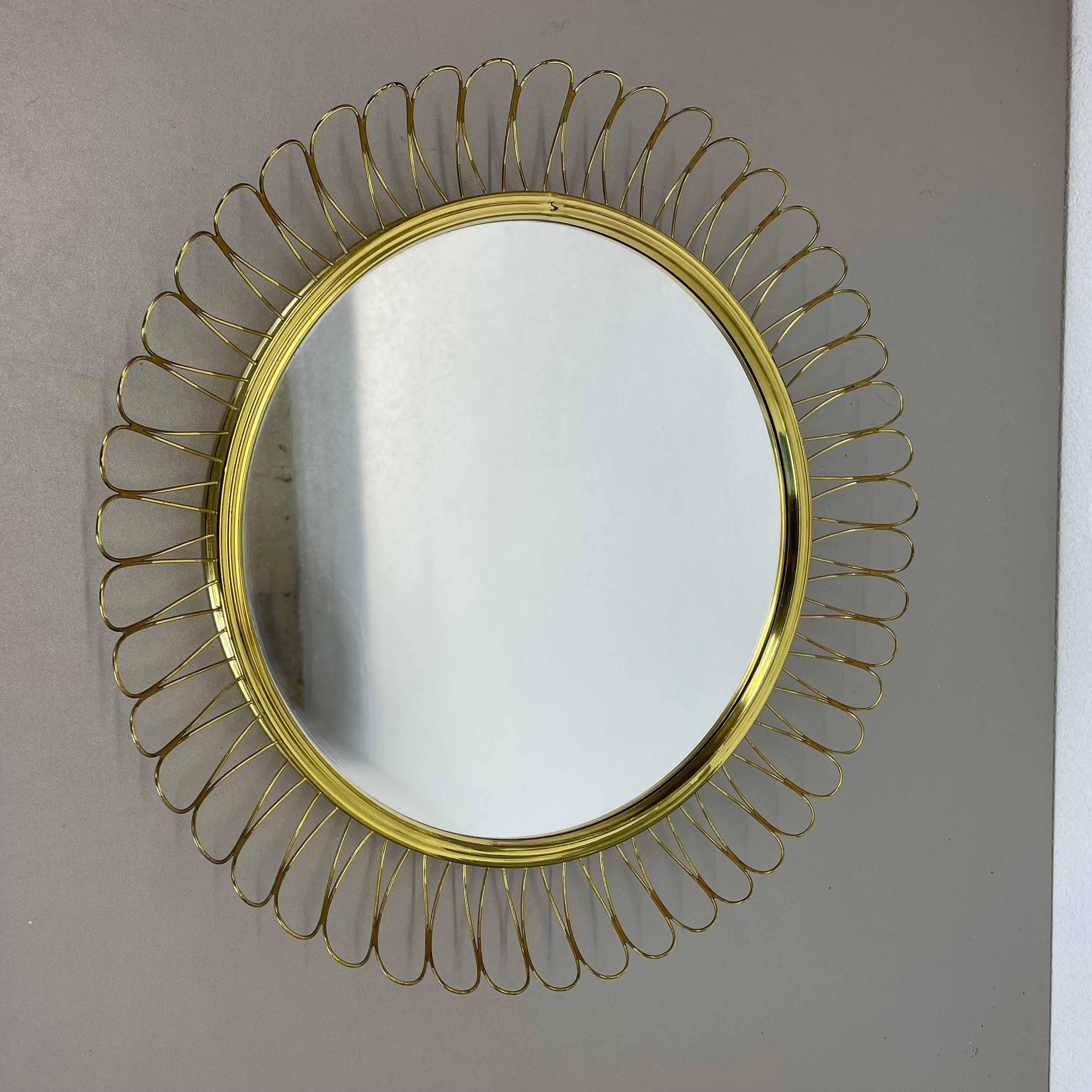 Article:

mirror


Origin:

Sweden


Design:

Josef Frank

Producer:

Svenskt Tenn

Age:

1960s


Description:

This original vintage mirror was designed by Josef Frank and produced in the 1960s by Svenskt Tenn in Sweden.