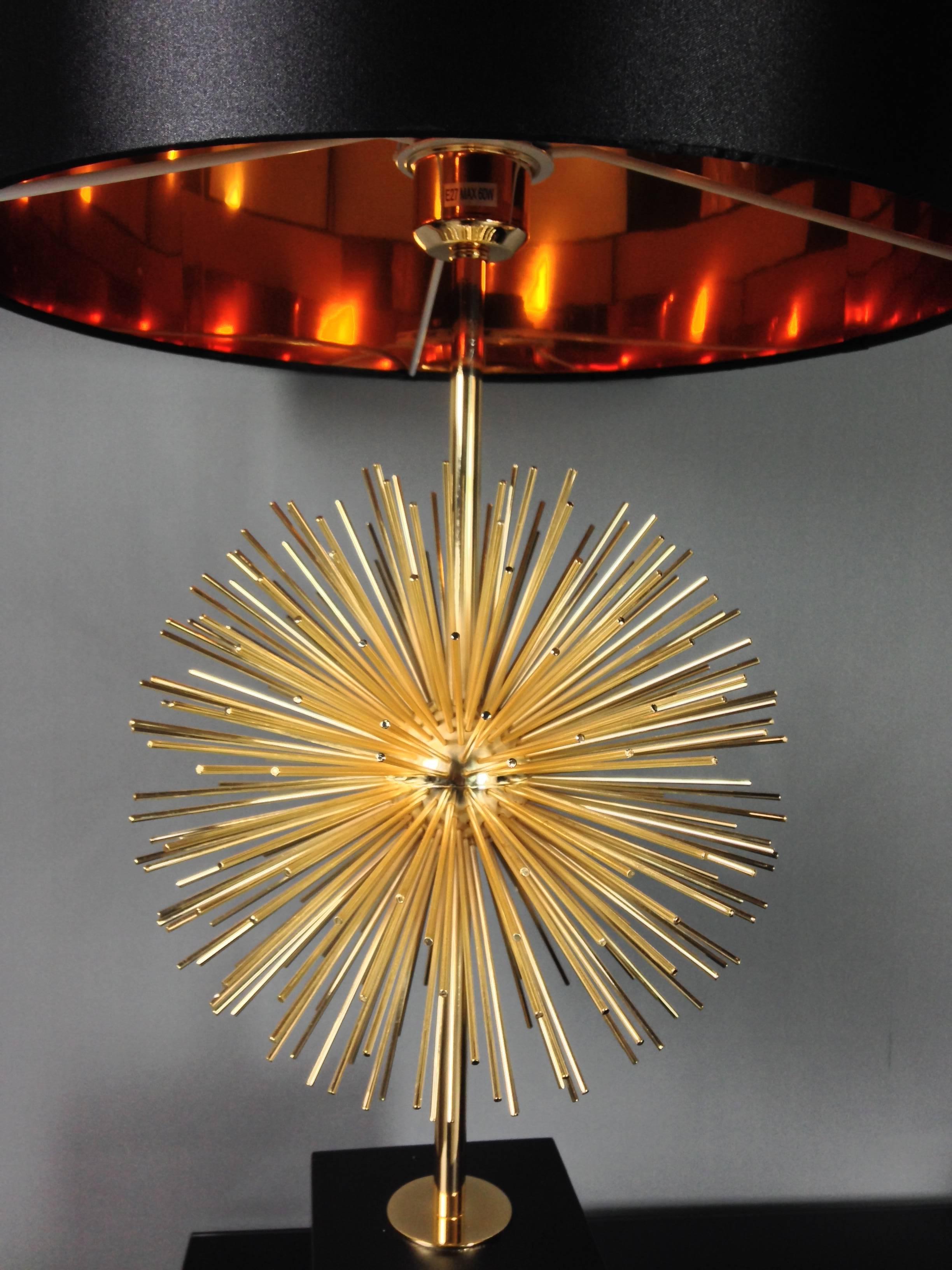 Mid-Century Modern Brass Metal and Black Shade Table Lamp For Sale