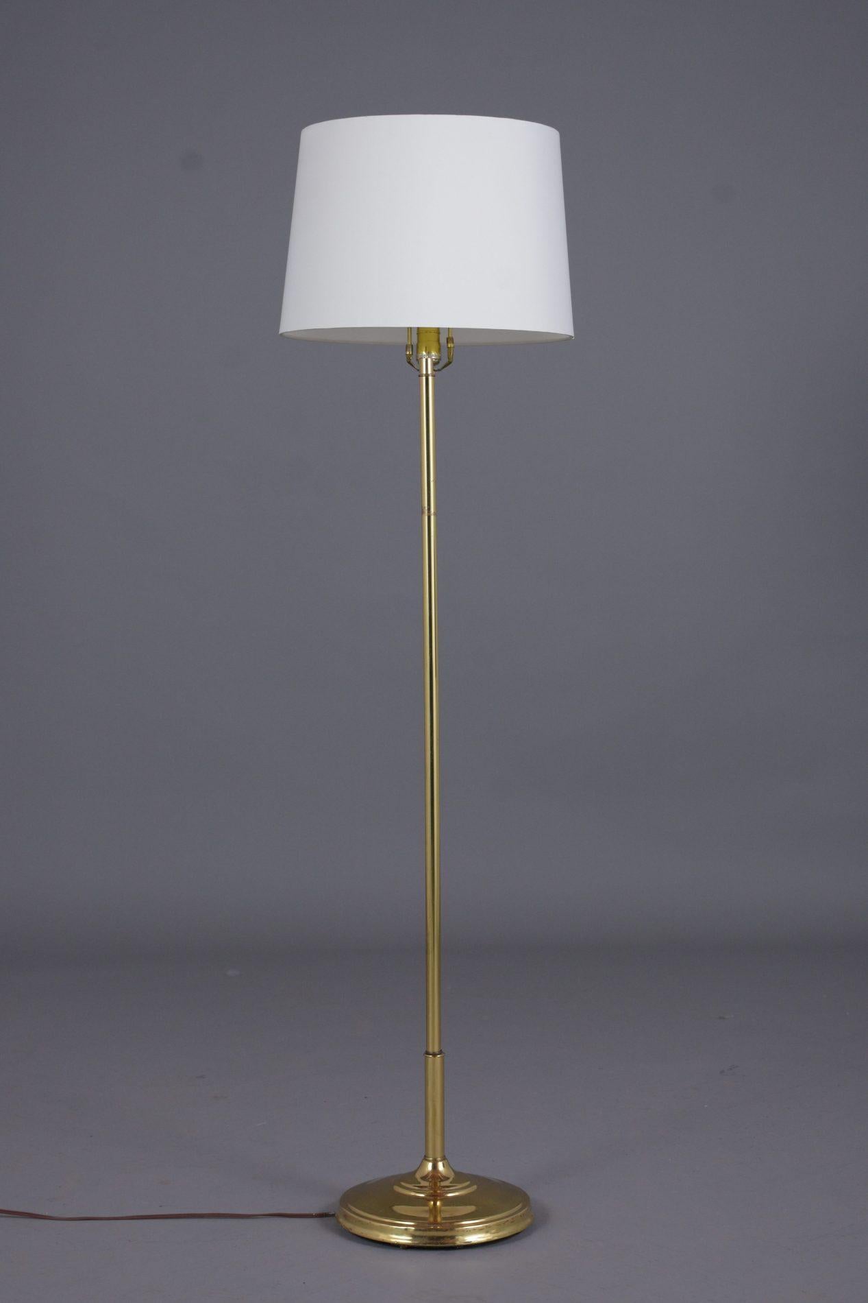 Late 20th Century 1970s Vintage Mid-Century Modern Adjustable Brass Floor Lamp - Newly Restored