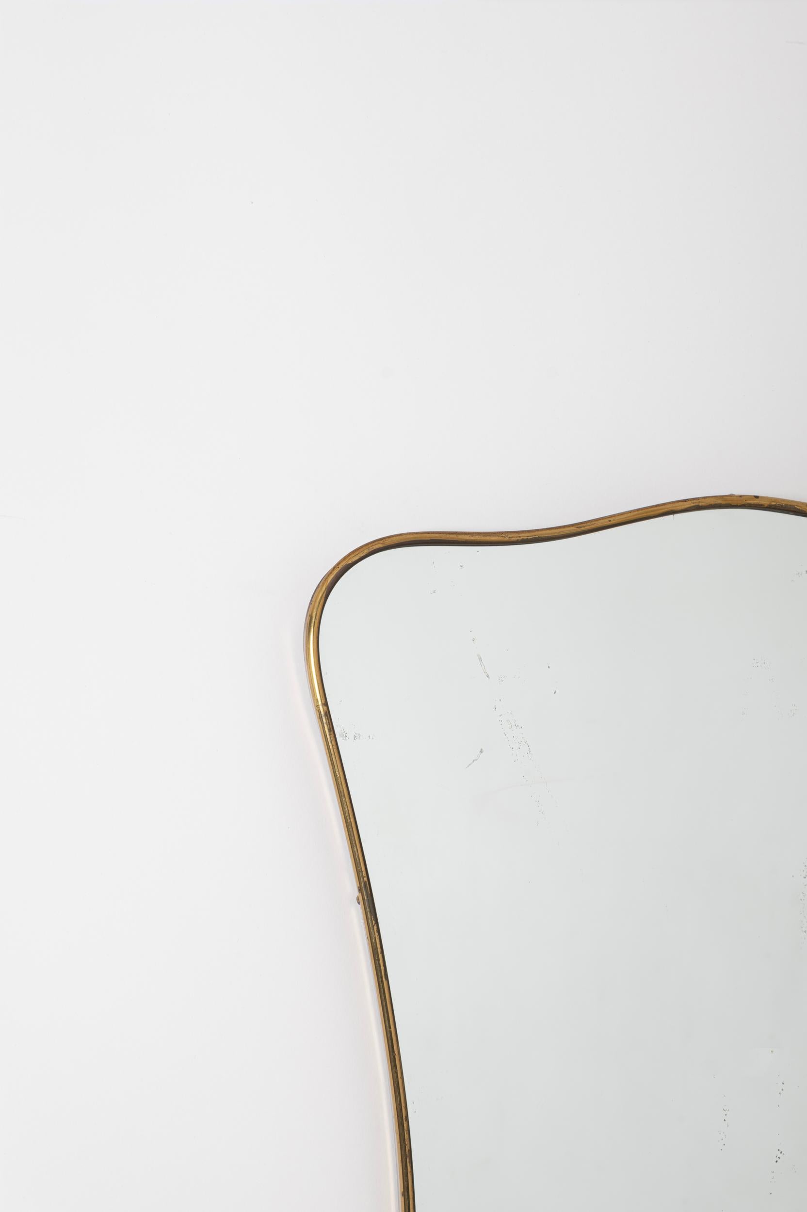 Italiano Specchio con cornice in ottone Italia c1950