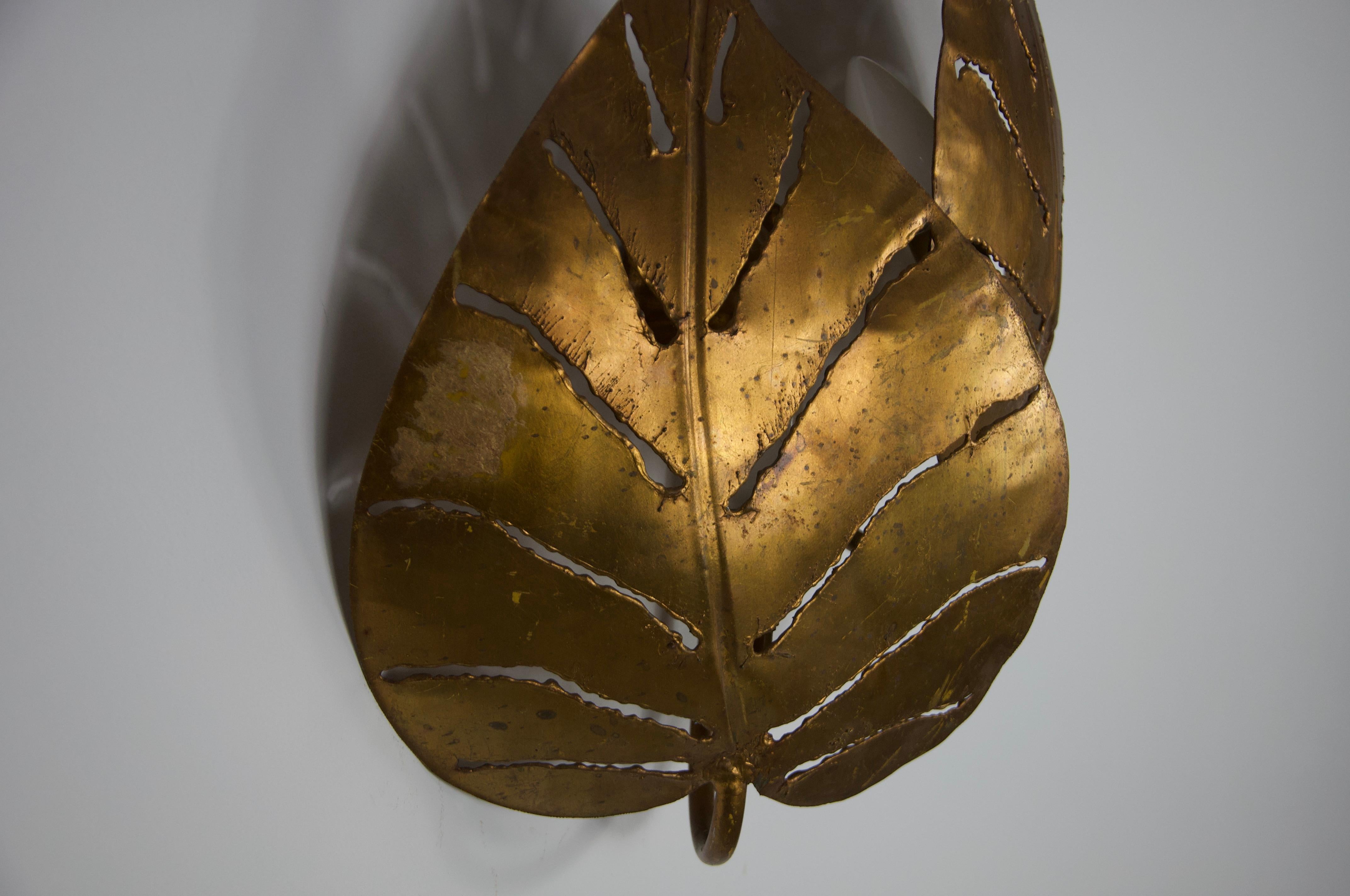 Brass Monstrera Double Leaf Wall Lamp, Maison Jansen, France, 1960s For Sale 2