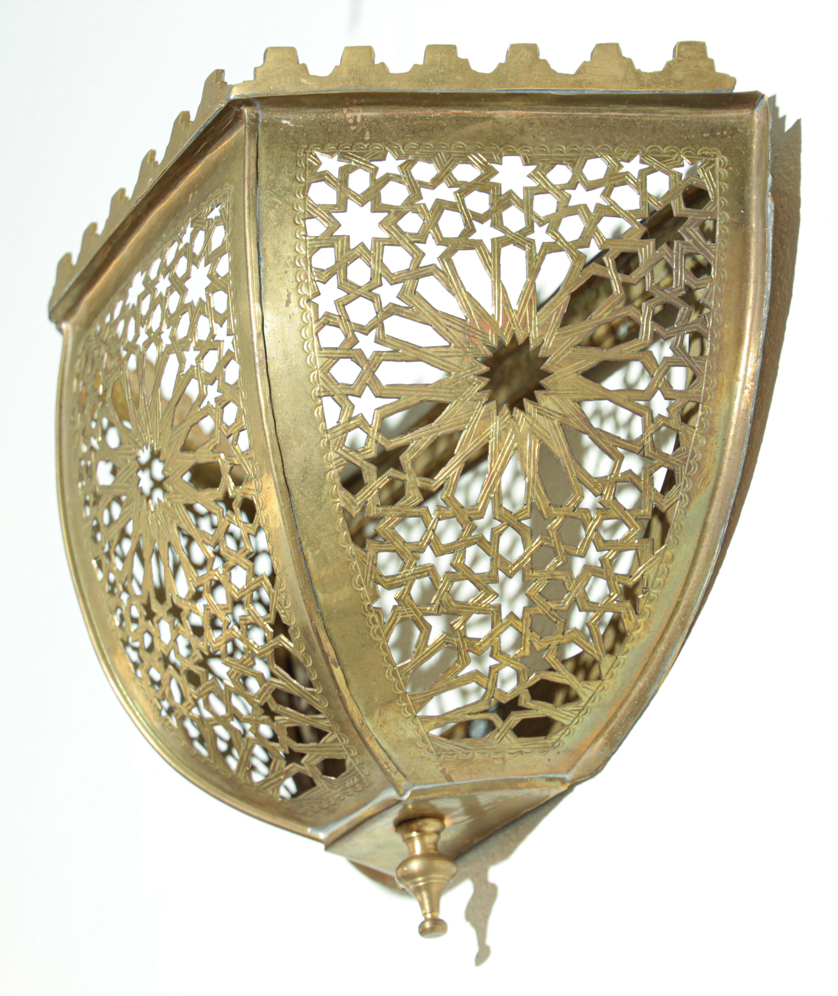 Hand-Crafted Brass Moroccan Art Wall Sconce Shade For Sale