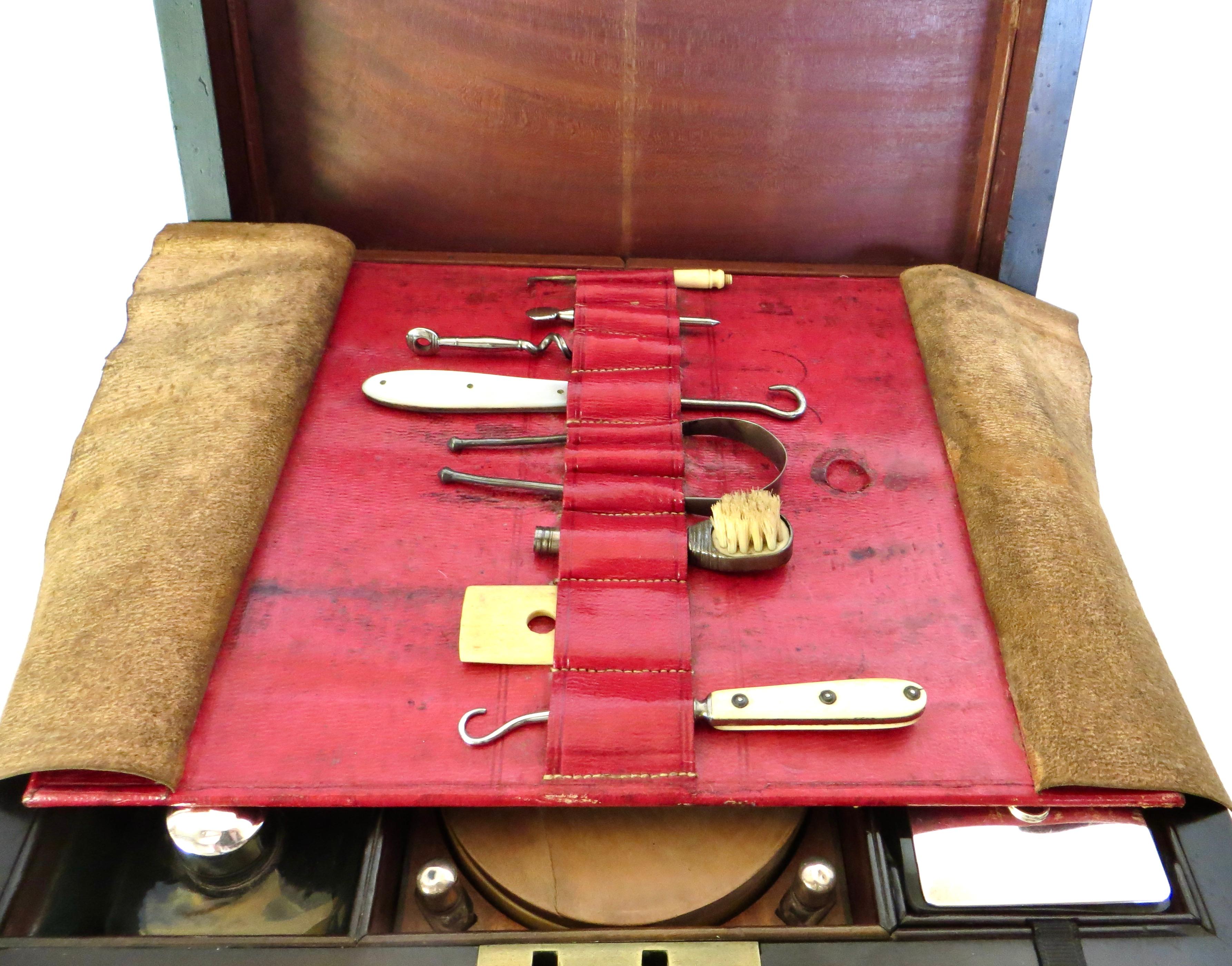 Brass Mounted Georgian Campaign Dressing Table Box Gentleman's Necessaire C.1795 For Sale 9