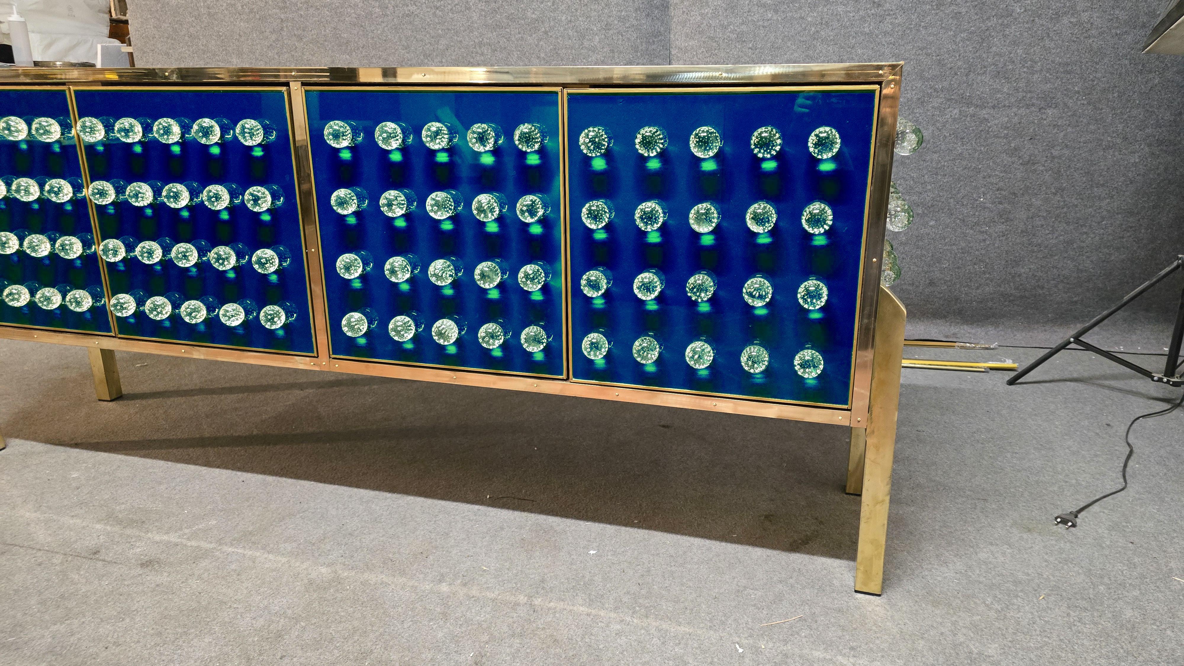 Aparador de latón y cristal de Murano con 120 esferas fundidas - Made in Italy en venta 12