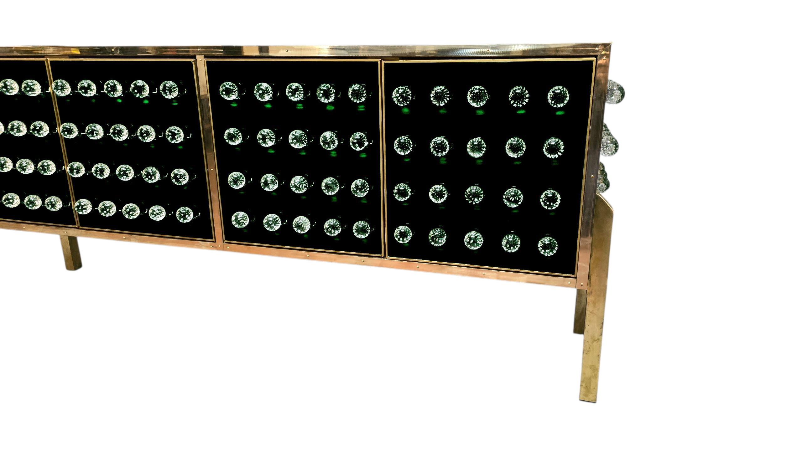 Sideboard aus Messing und Muranoglas mit 120 geschmolzenen Kugeln - Made in Italy (Italian) im Angebot