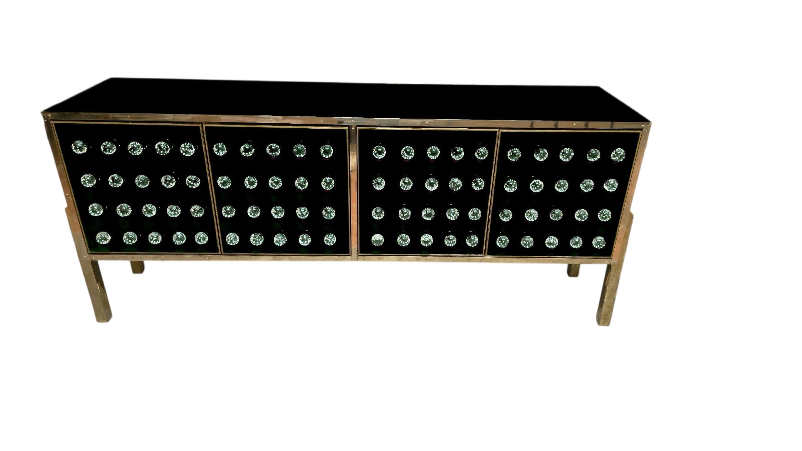 Sideboard aus Messing und Muranoglas mit 120 geschmolzenen Kugeln - Made in Italy im Zustand „Neu“ im Angebot in Guazzora, IT