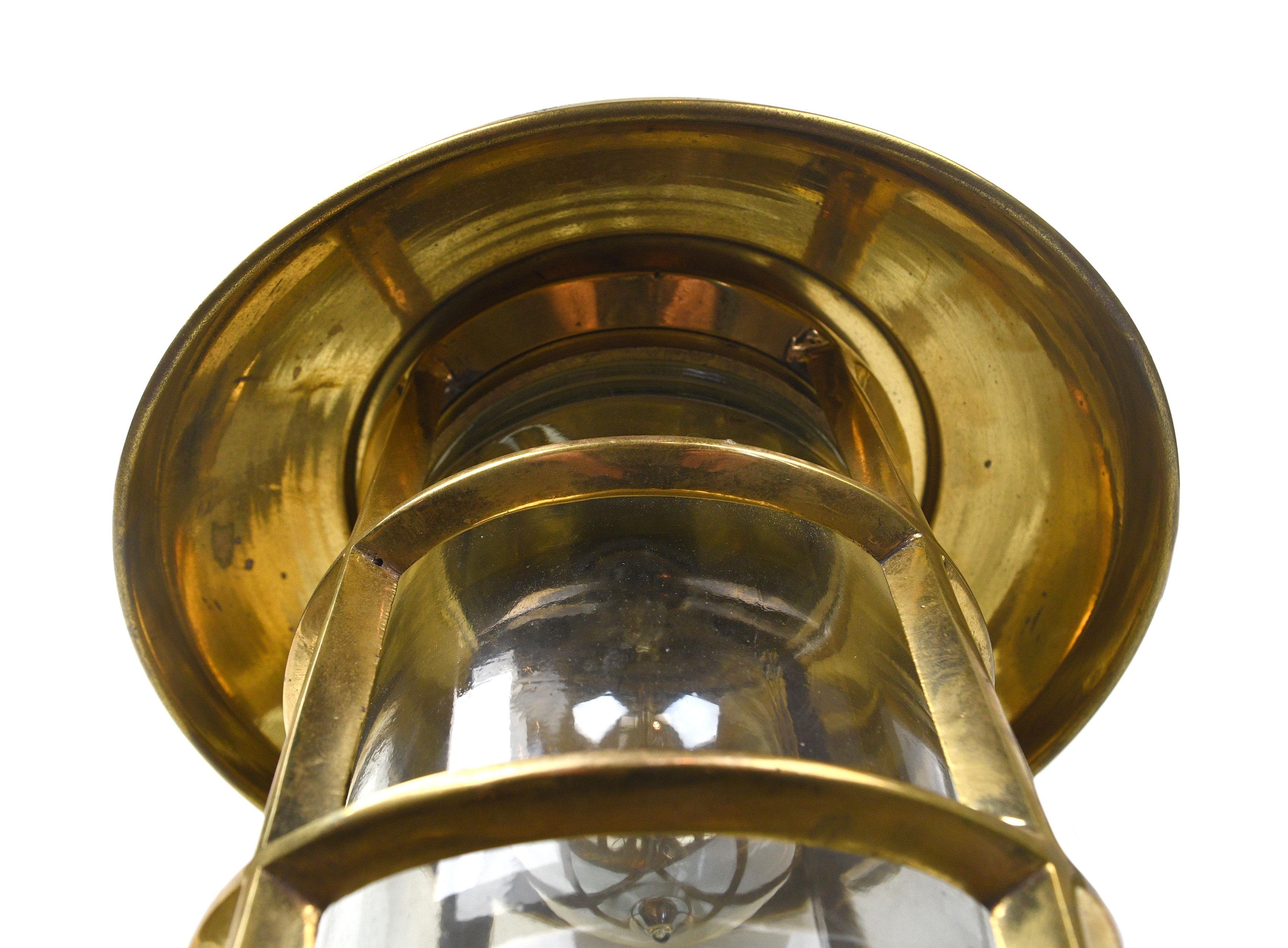 Brass Nautical Sconce In Good Condition In Minneapolis, MN