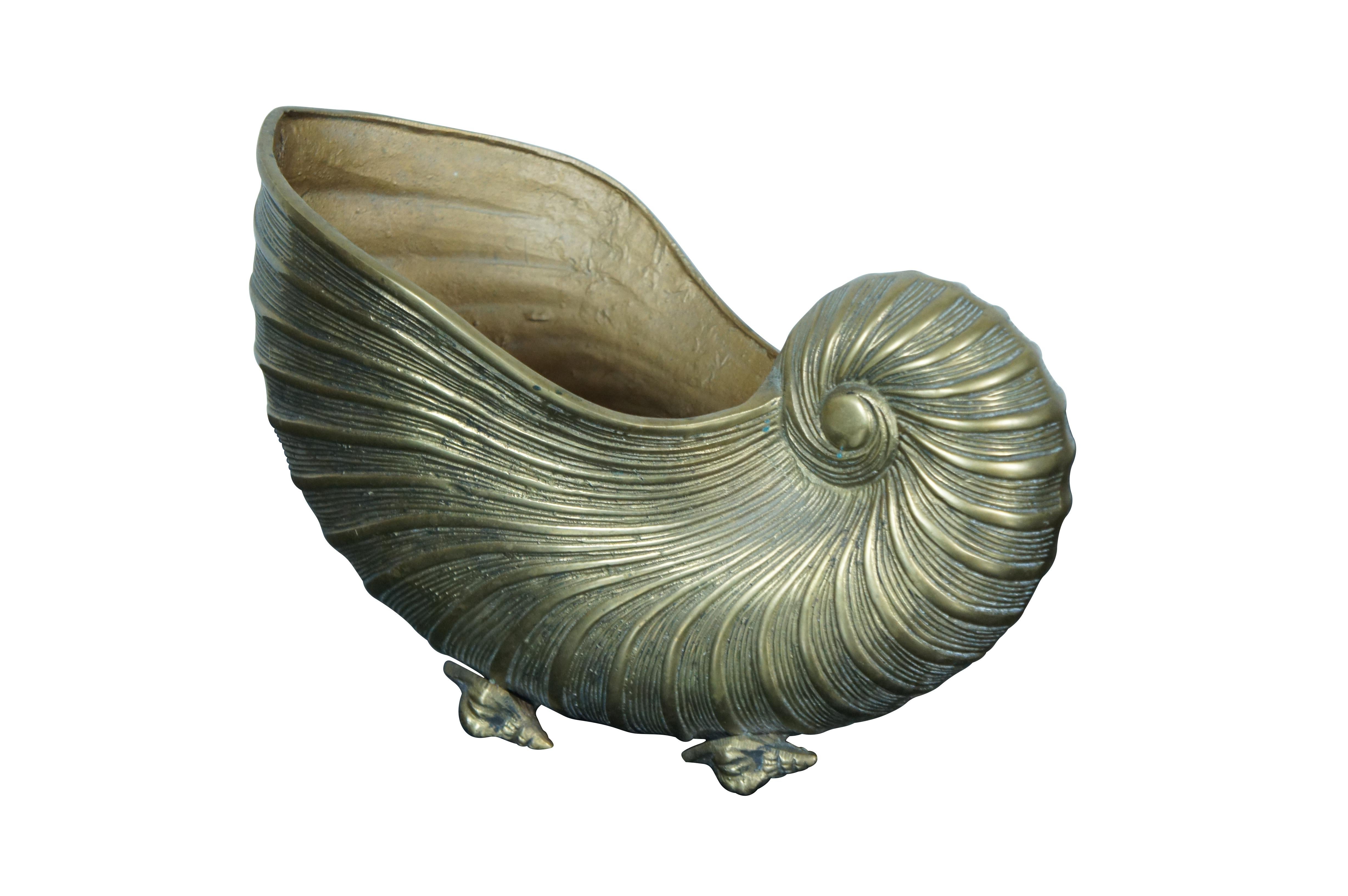 Hollywood Regency Compote jardinière de centre de table en laiton Nautilus Sea Shell de 12 pouces en vente