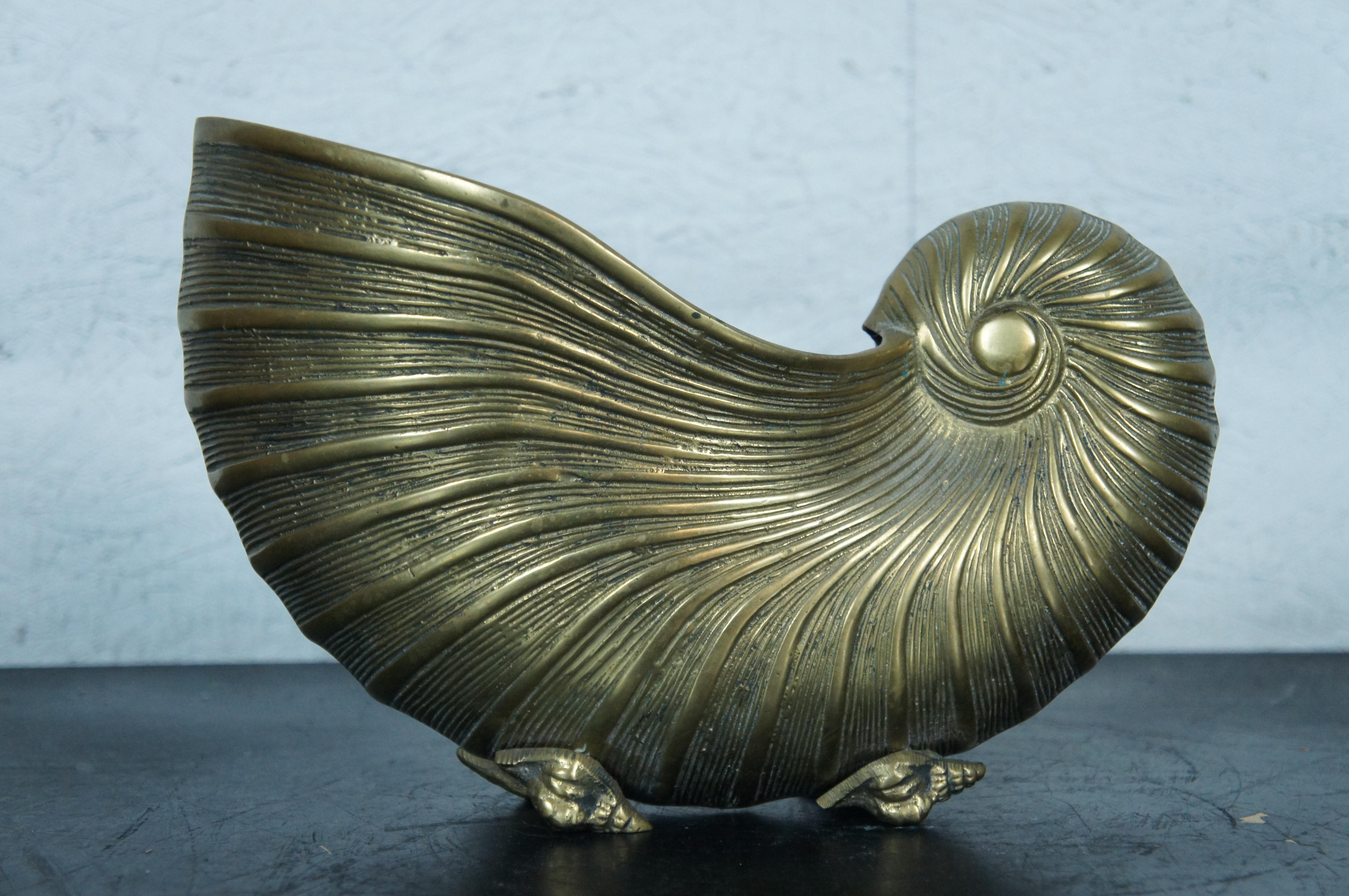 20ième siècle Compote jardinière de centre de table en laiton Nautilus Sea Shell de 12 pouces en vente