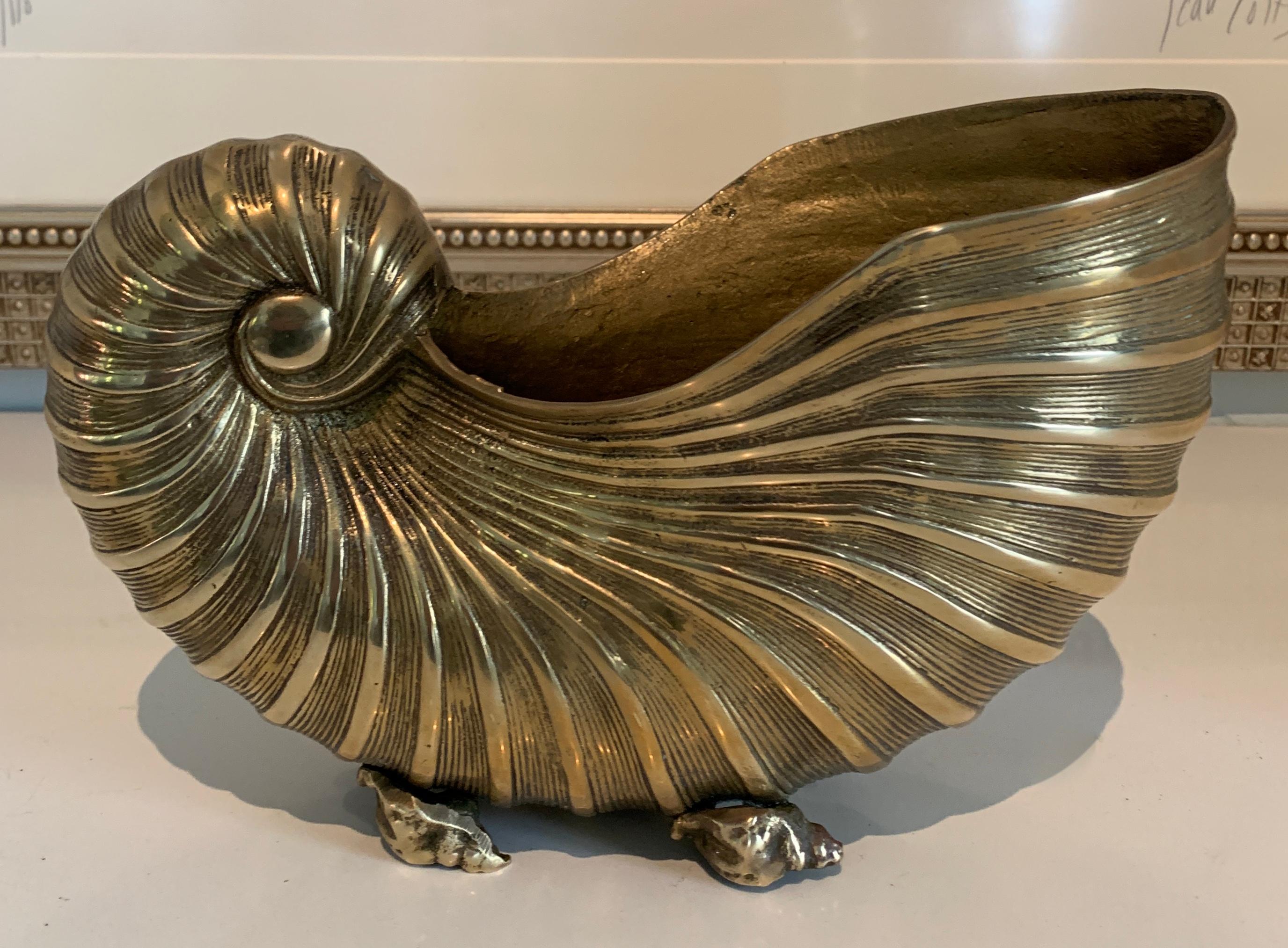 Brass Nautilus Shell Planter Cachepot with Shell Feet Details In Good Condition In Los Angeles, CA