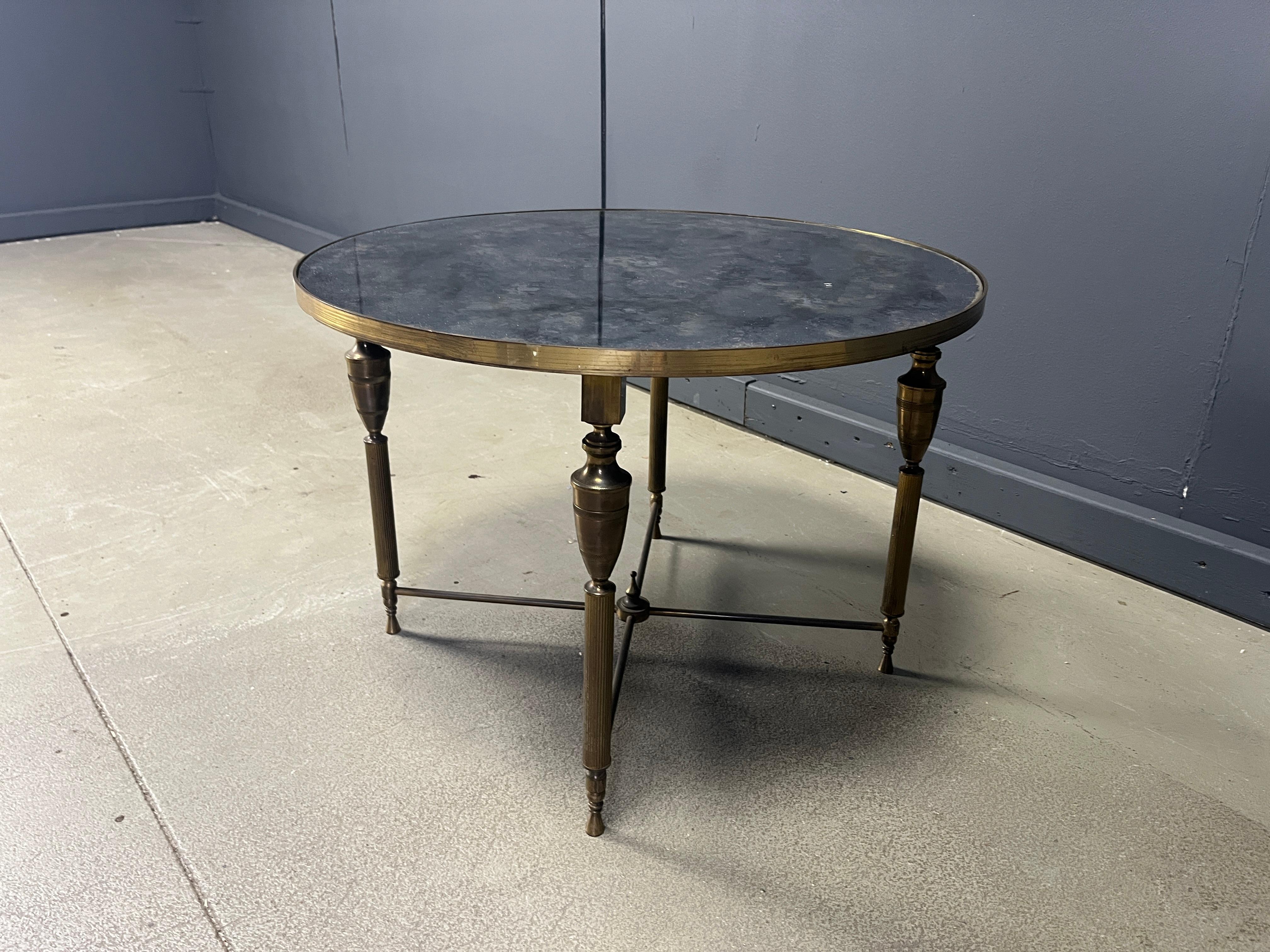 Milieu du XXe siècle Table basse néoclassique en laiton à la manière de la Maison Baguès, années 60 en vente