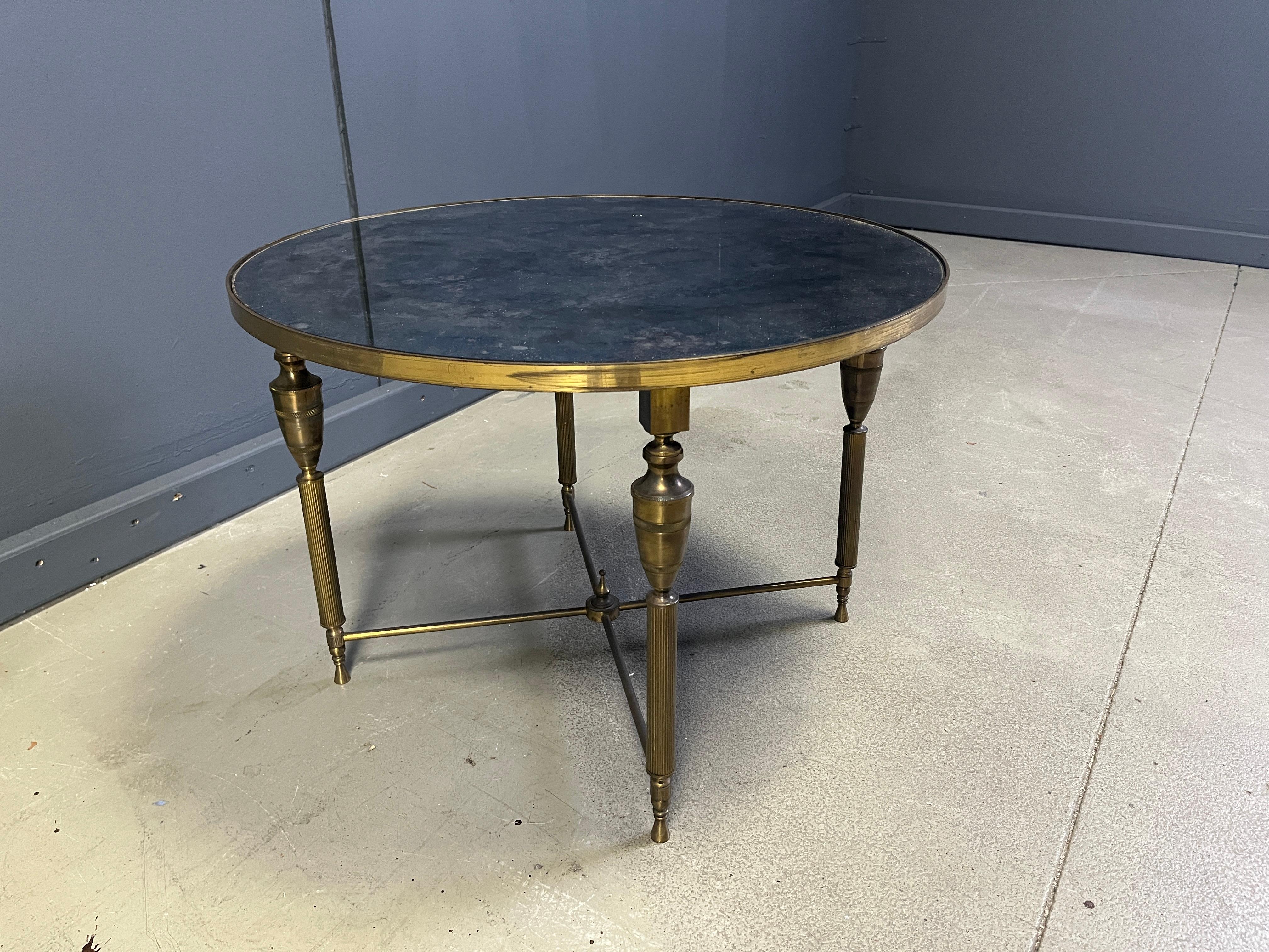Laiton Table basse néoclassique en laiton à la manière de la Maison Baguès, années 60 en vente