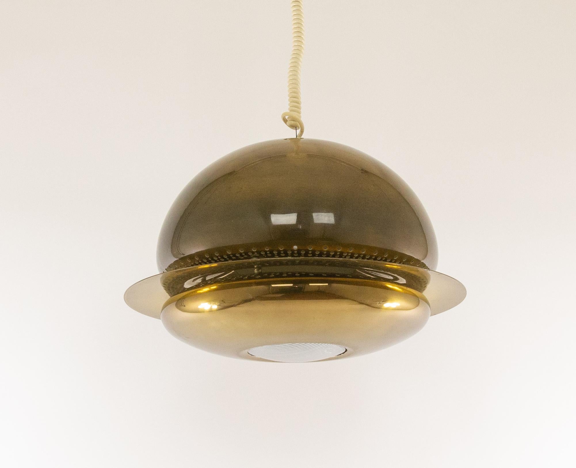 Brass Nictea Pendant by Afra and Tobia Scarpa for Flos, 1960s In Good Condition In Rotterdam, NL