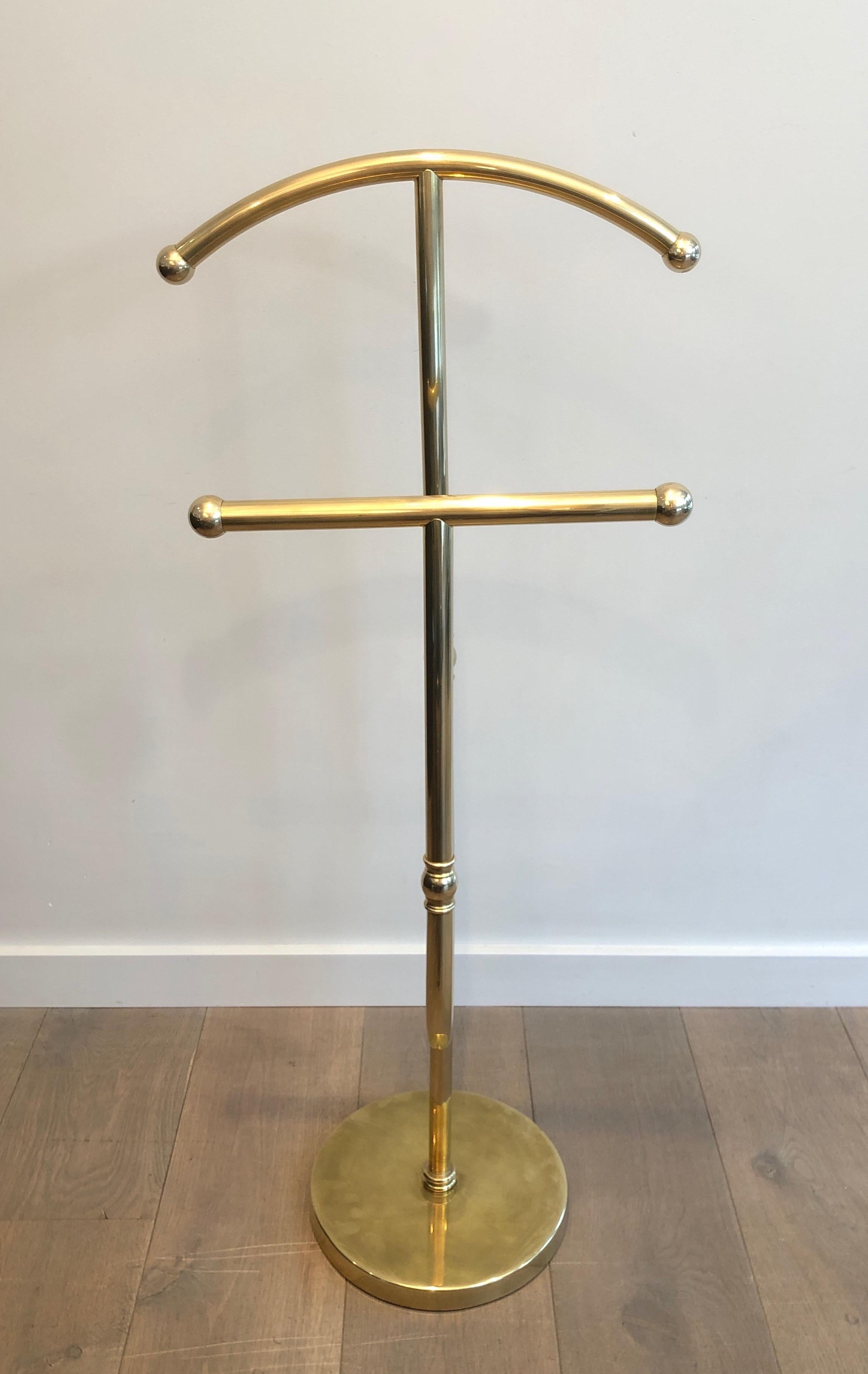 This nice valet is made of brass. This is a French work, circa 1970.