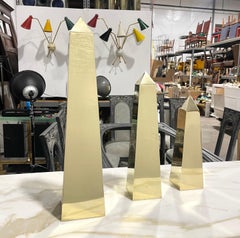 Obelischi in ottone di Sarreid