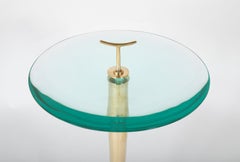 Mesa auxiliar de latón con tapa de cristal de Giuseppe Ostuni