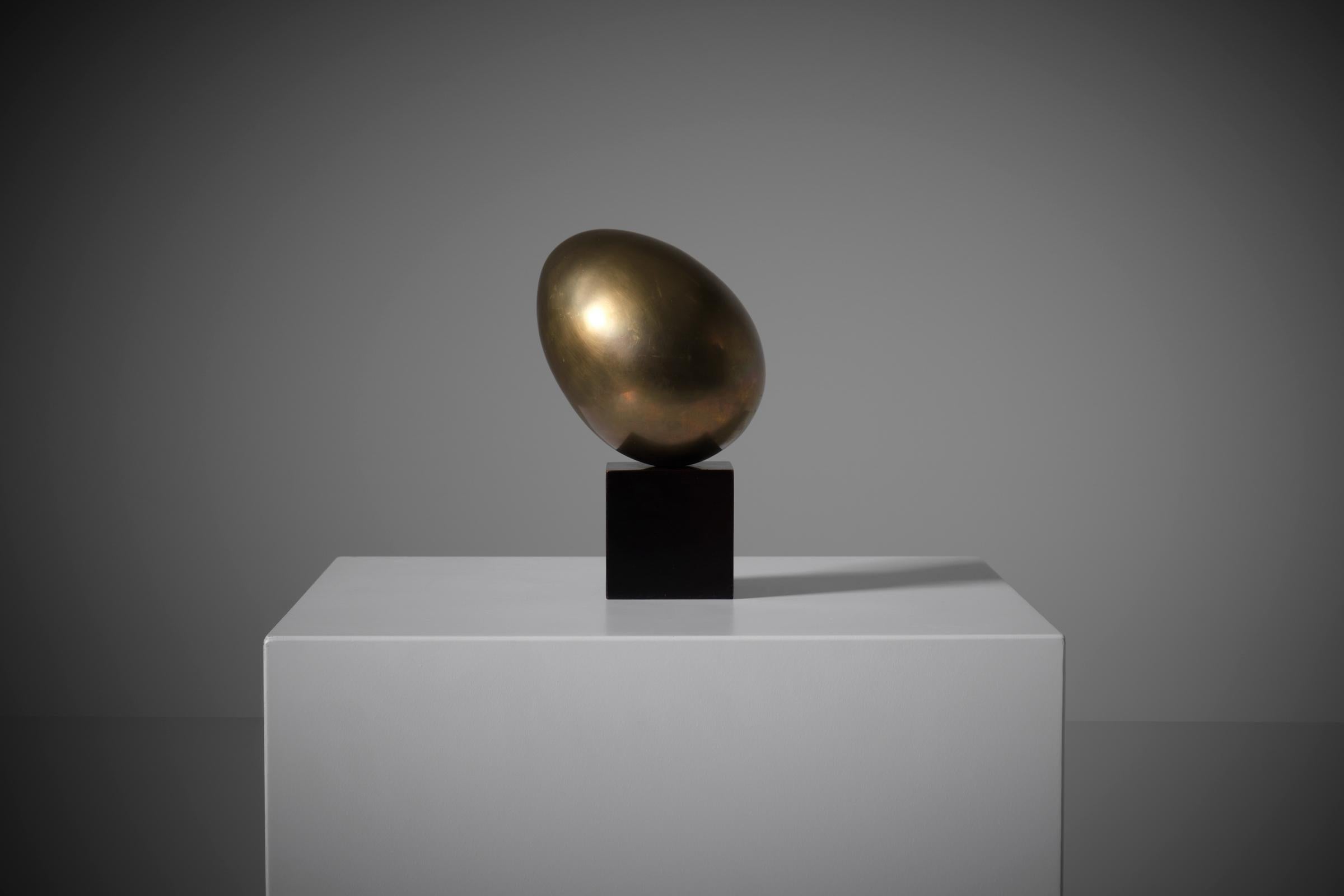 Brass ‘Oeuf’ shaped sculpture, France 1970s In Good Condition In Rotterdam, NL