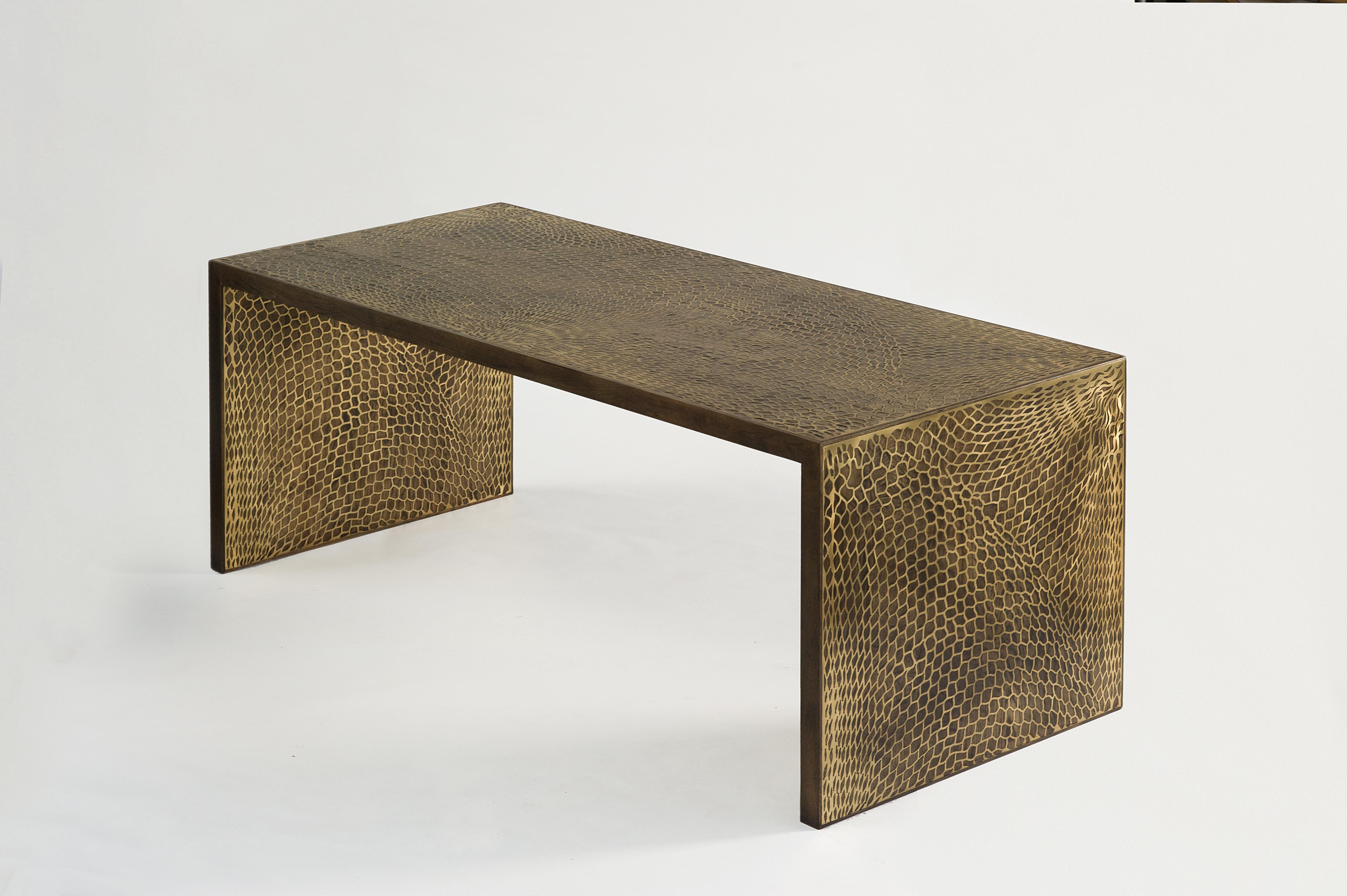 Brass on oak Trama coffee table sculpted by Francesco Perini
Materials: Oak, brass
Dimensions: H 77 x W 201 x D 86.5 cm

Following a creative path that grew out of the founding of a company, I Vassalletti, known the world over for its extraordinary