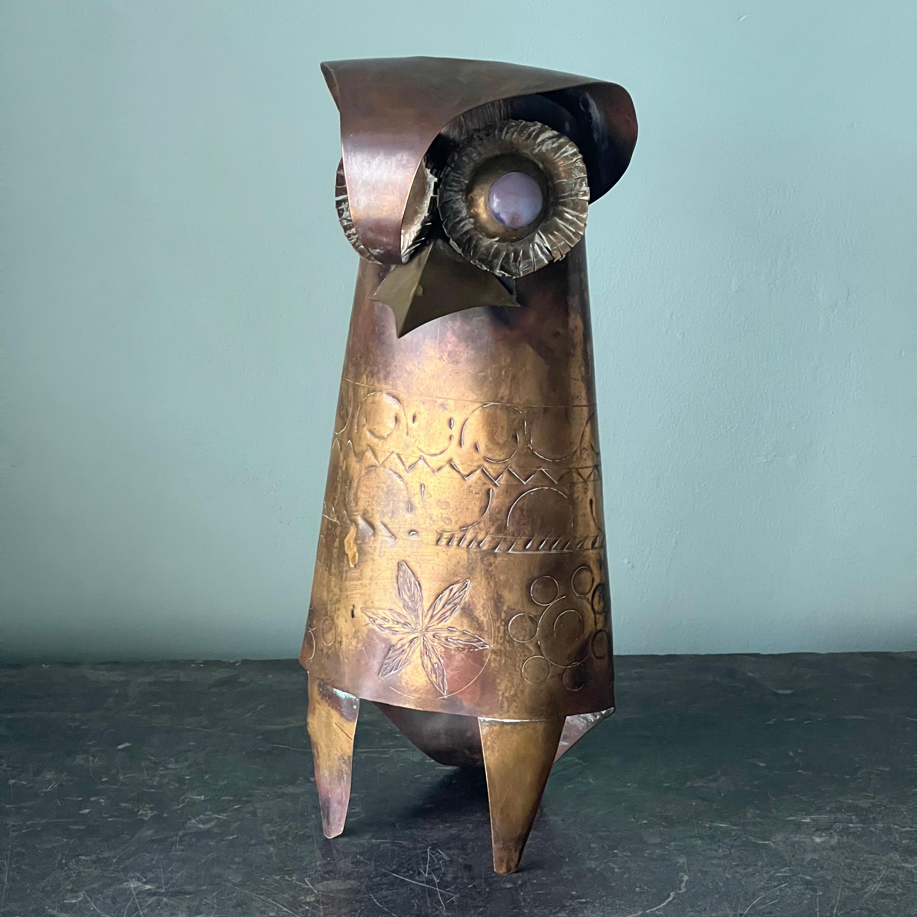Mid-Century Modern Sculpture de hibou en laiton d'Oswaldo Guayasamin (équatorien, 1919-1999)