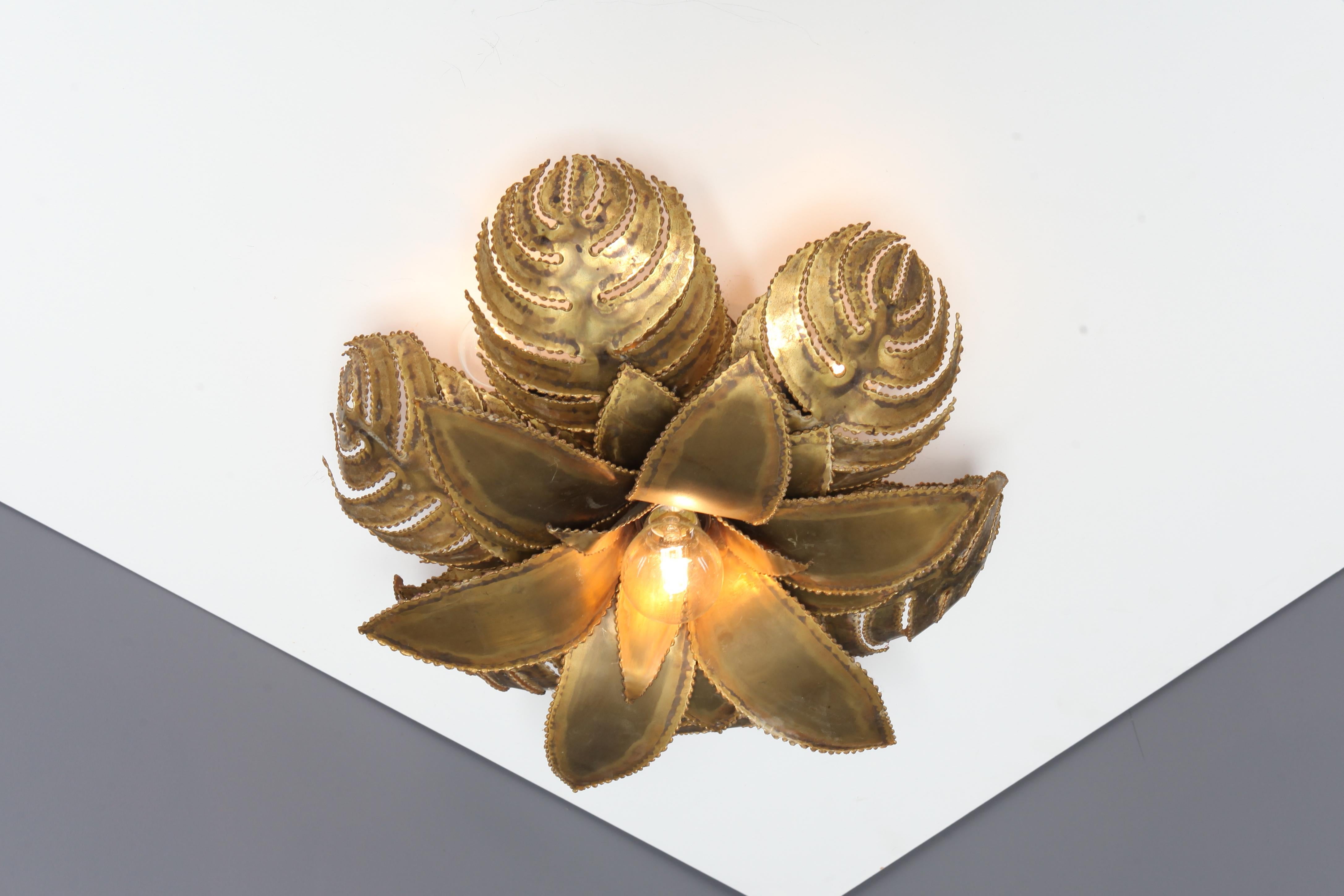 French Brass Palm Sconce by Maison Jansen, France, 1970s For Sale