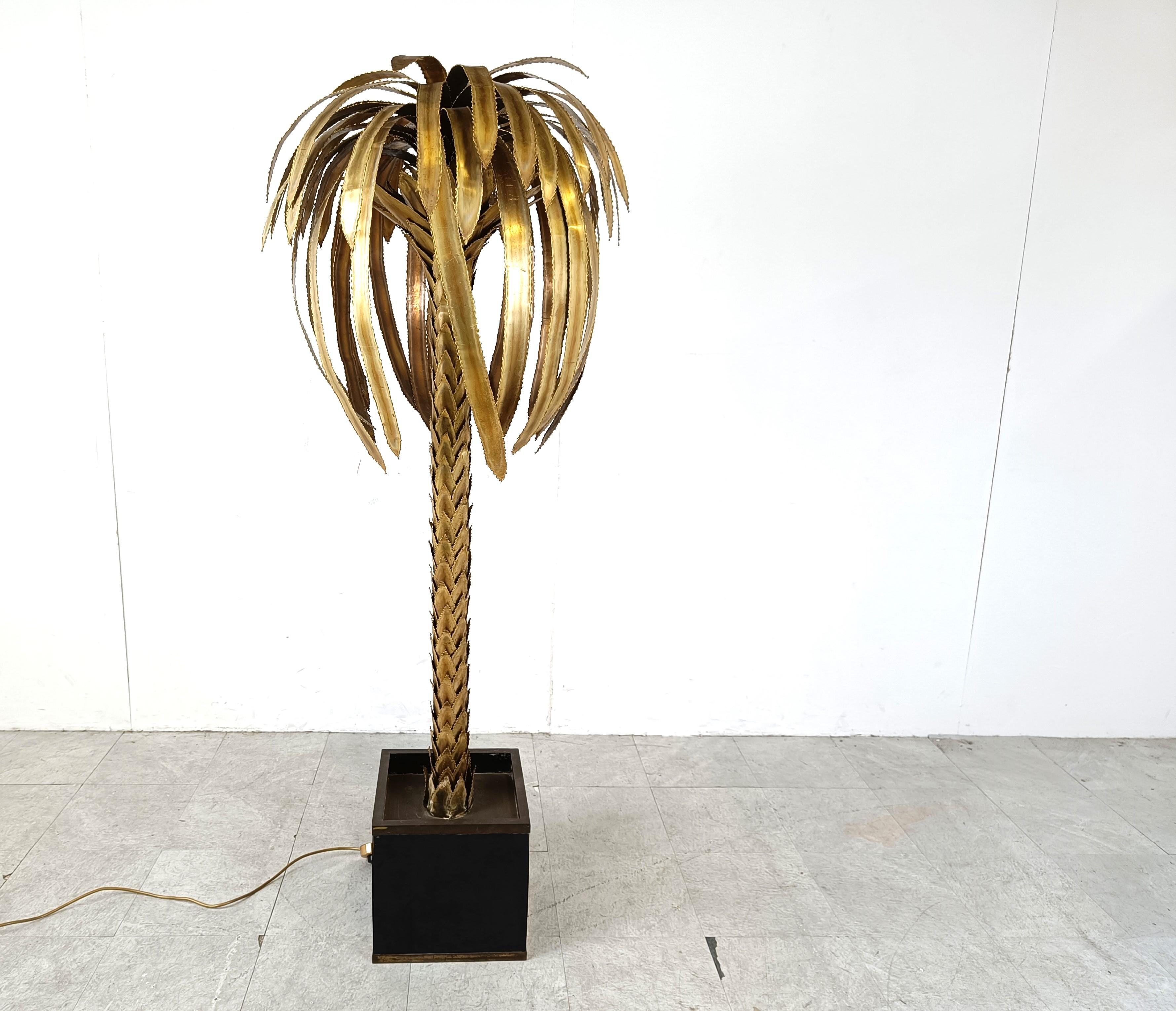 French Brass palm tree floor lamp by Maison Jansen, 1970s For Sale