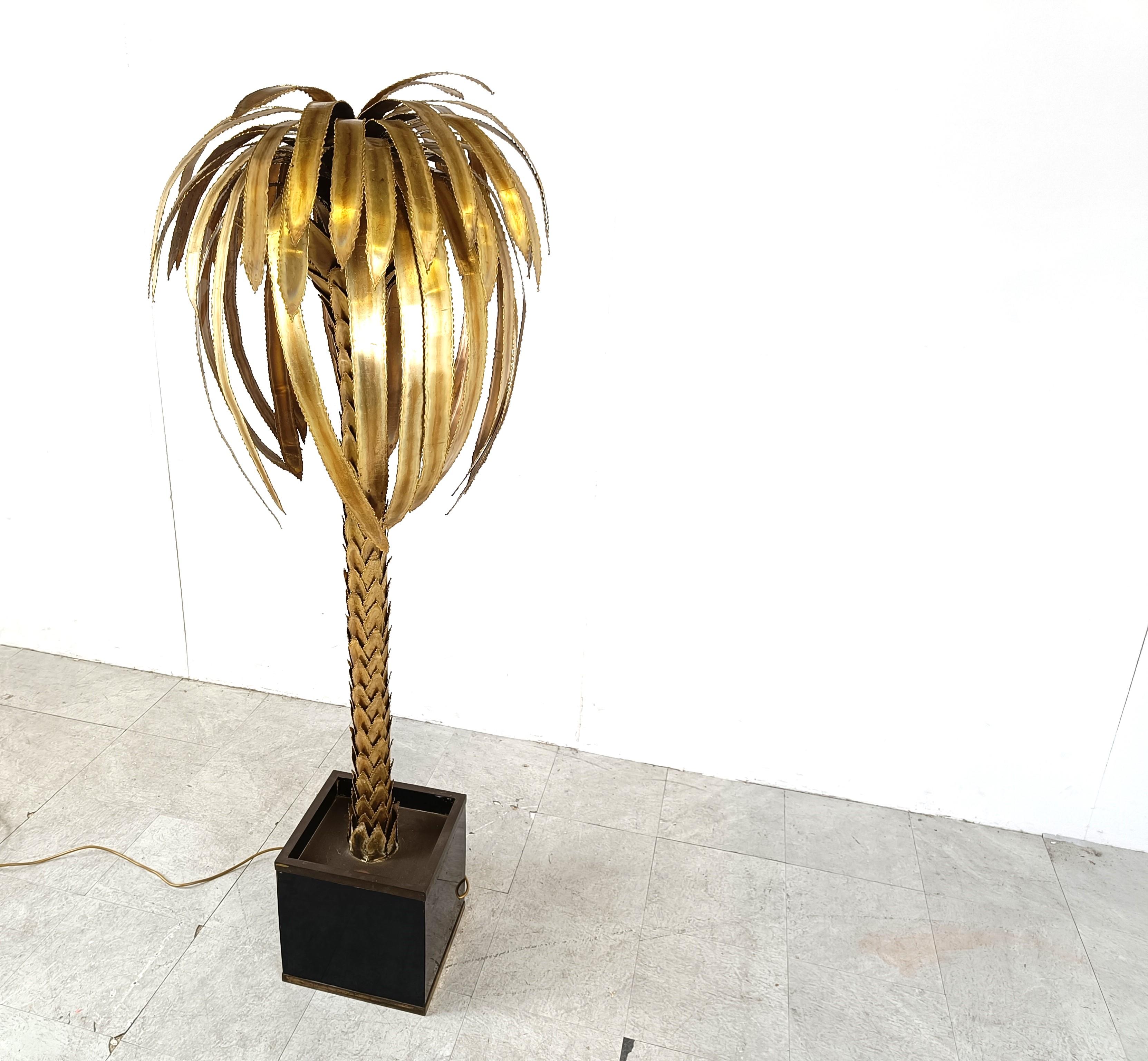 Brass palm tree floor lamp by Maison Jansen, 1970s In Good Condition For Sale In HEVERLEE, BE