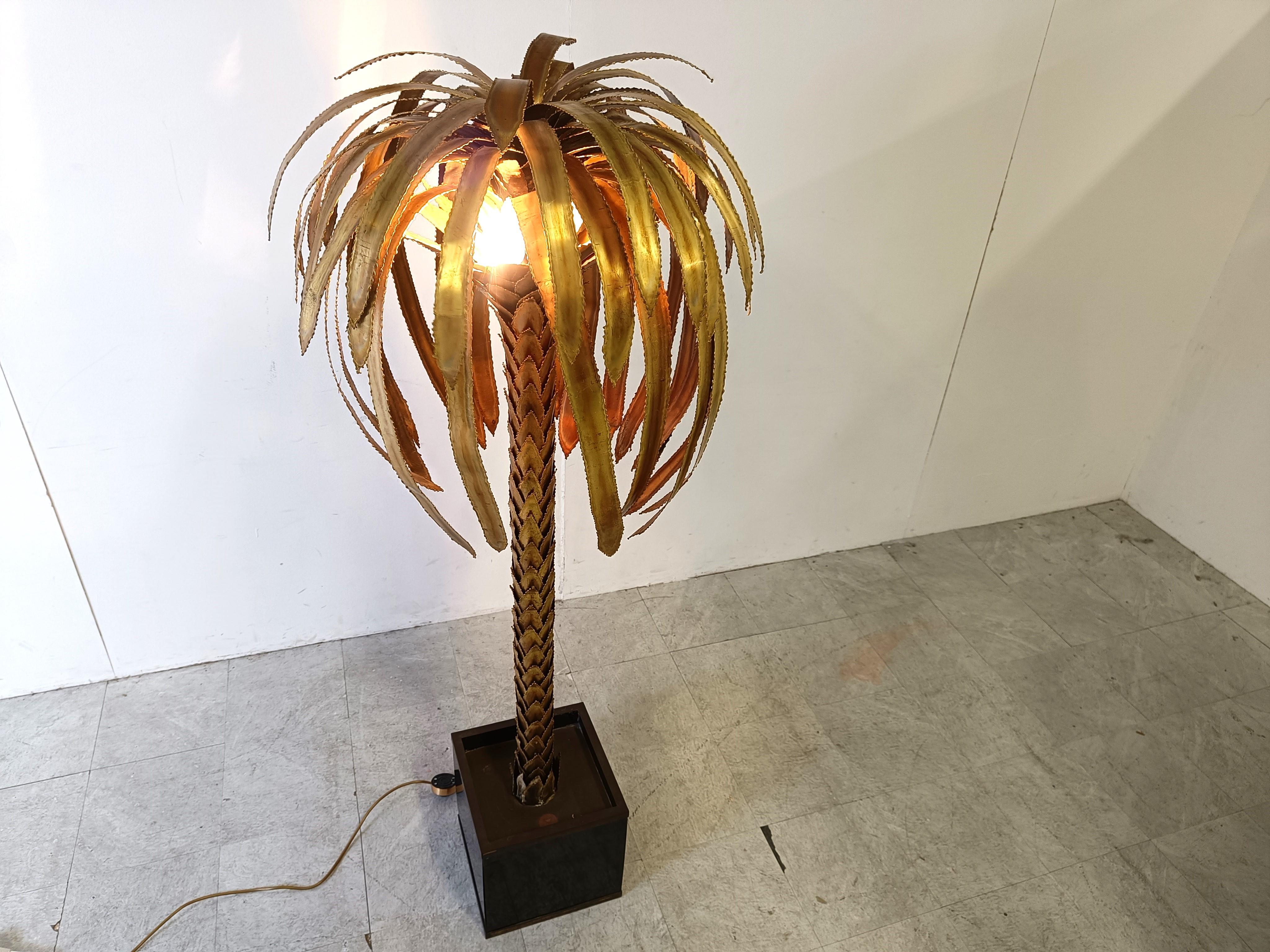 Brass palm tree floor lamp by Maison Jansen, 1970s For Sale 3