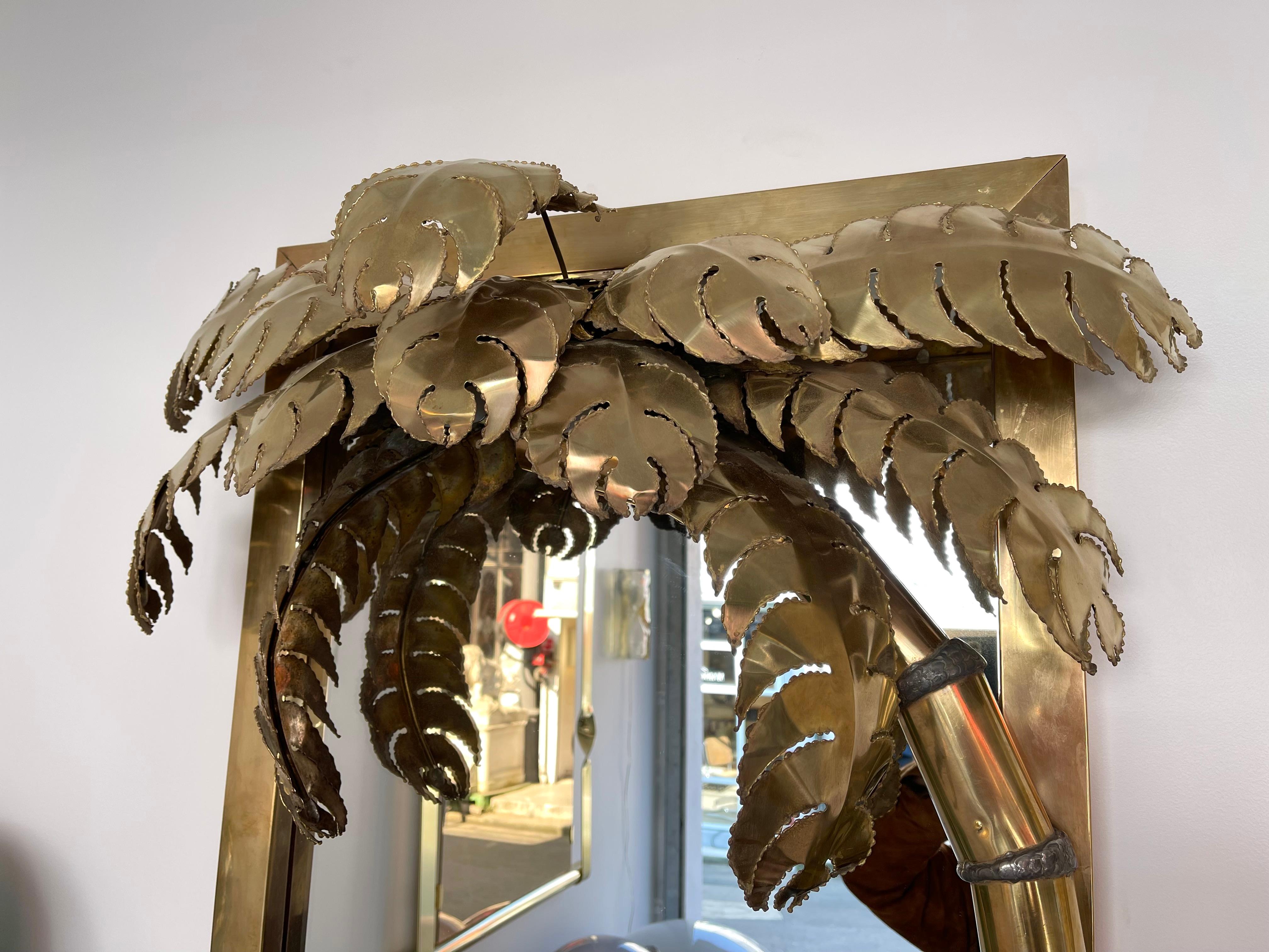 Brass Palm Tree Lightning Mirror by Maison Jansen, France, 1970s In Good Condition In SAINT-OUEN, FR