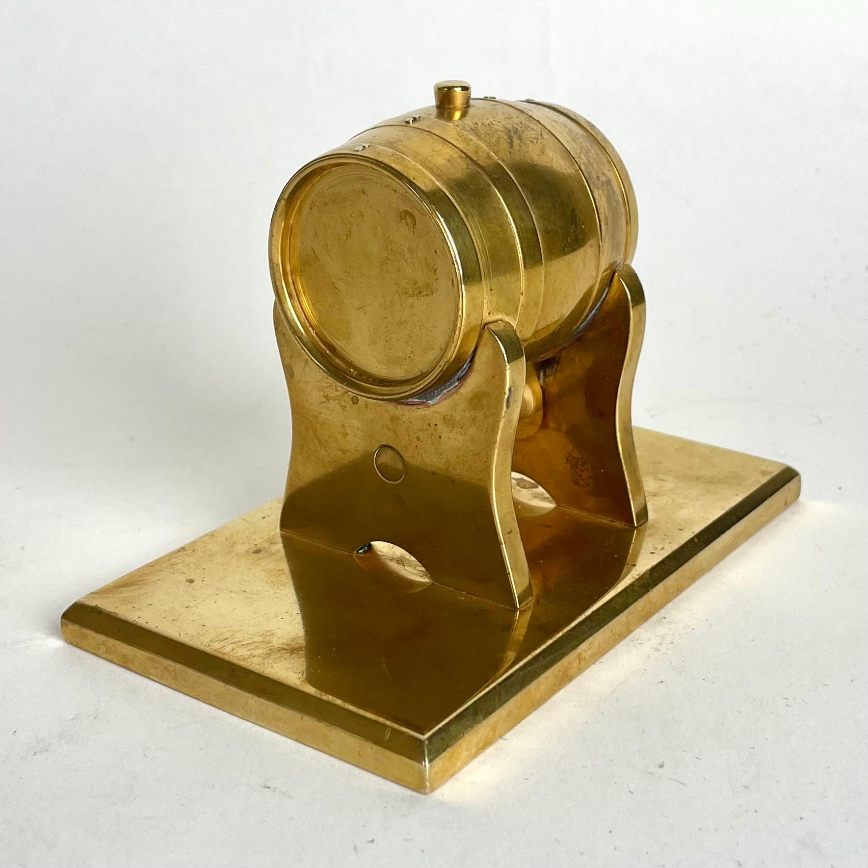 Ottone Fermacarte in ottone a forma di barile di whisky dei primi del Novecento in vendita