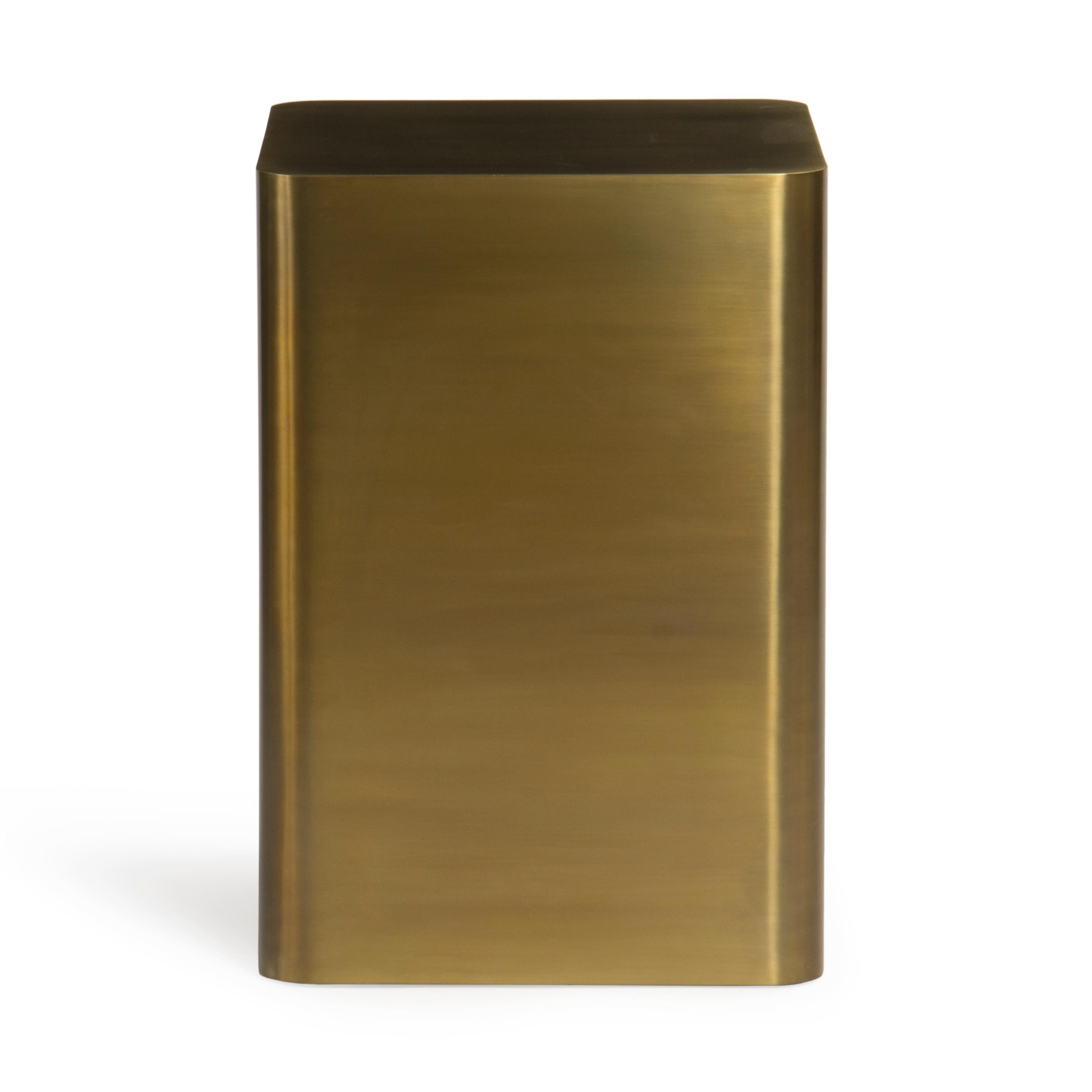A square shaped brass pedestal with rounded corners. Made in the USA, circa 1970s.