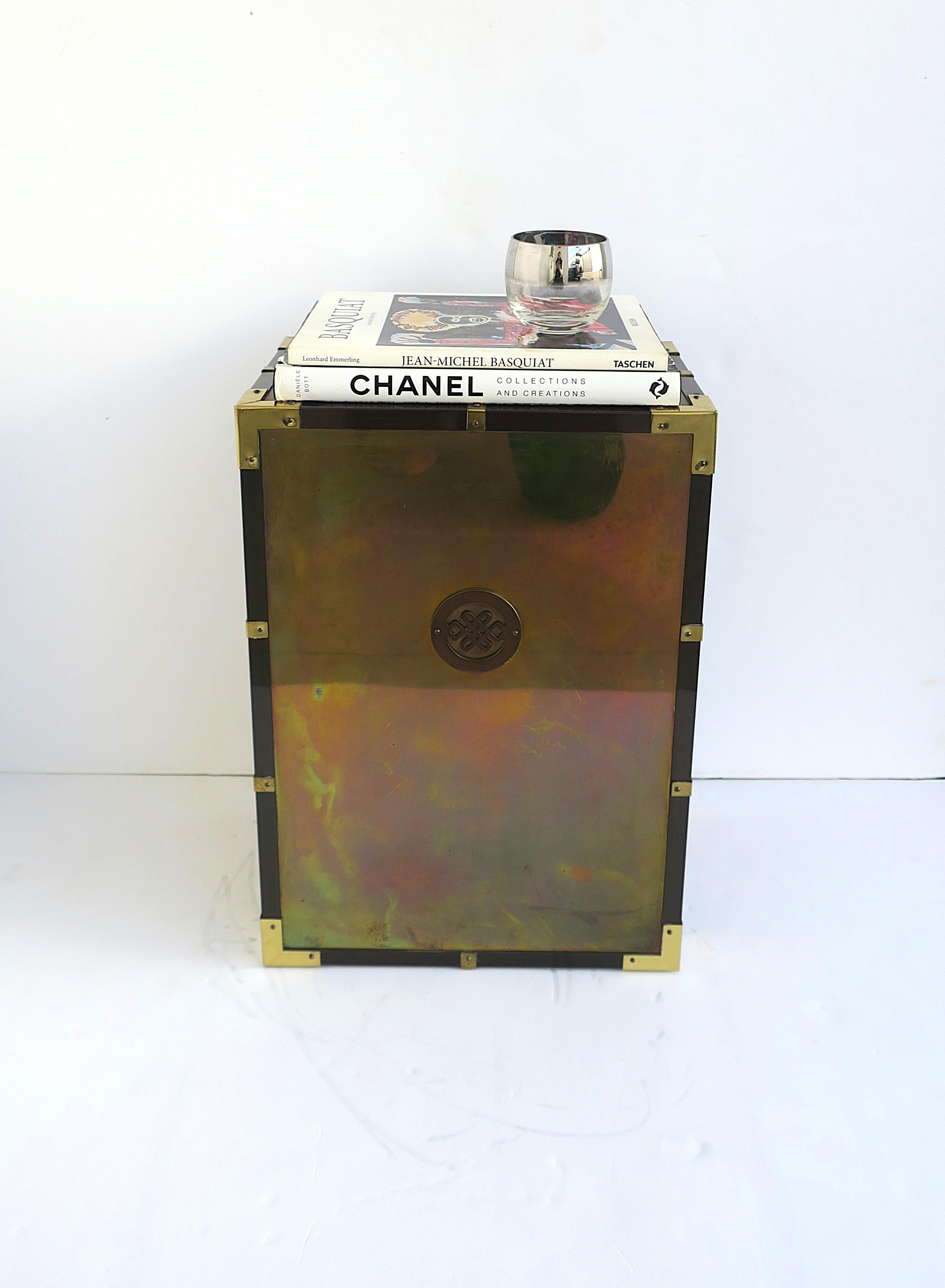 Brass Pedestal Side Table Attrib. Mastercraft In Good Condition For Sale In New York, NY