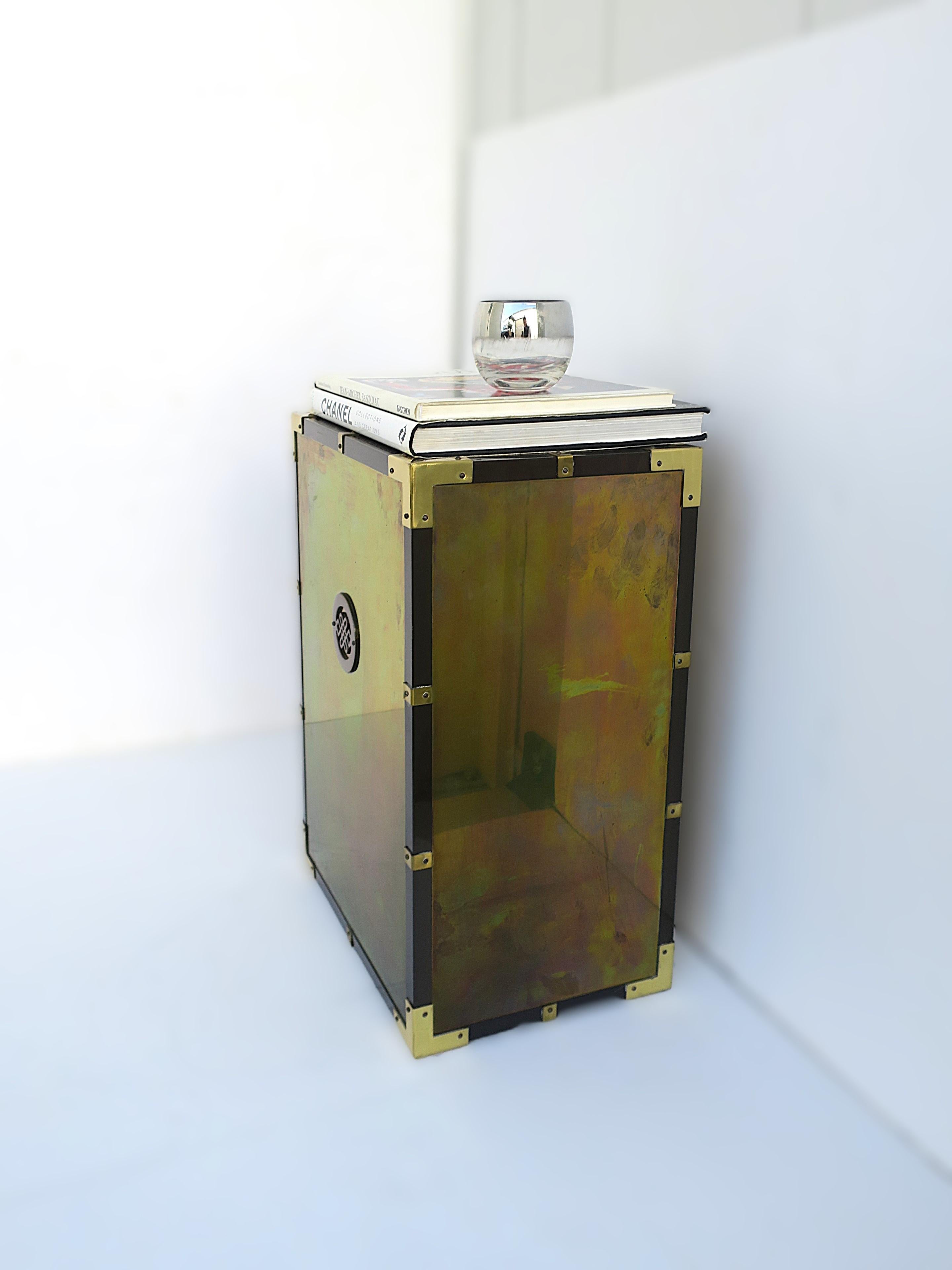 20th Century Brass Pedestal Side Table Attrib. Mastercraft For Sale
