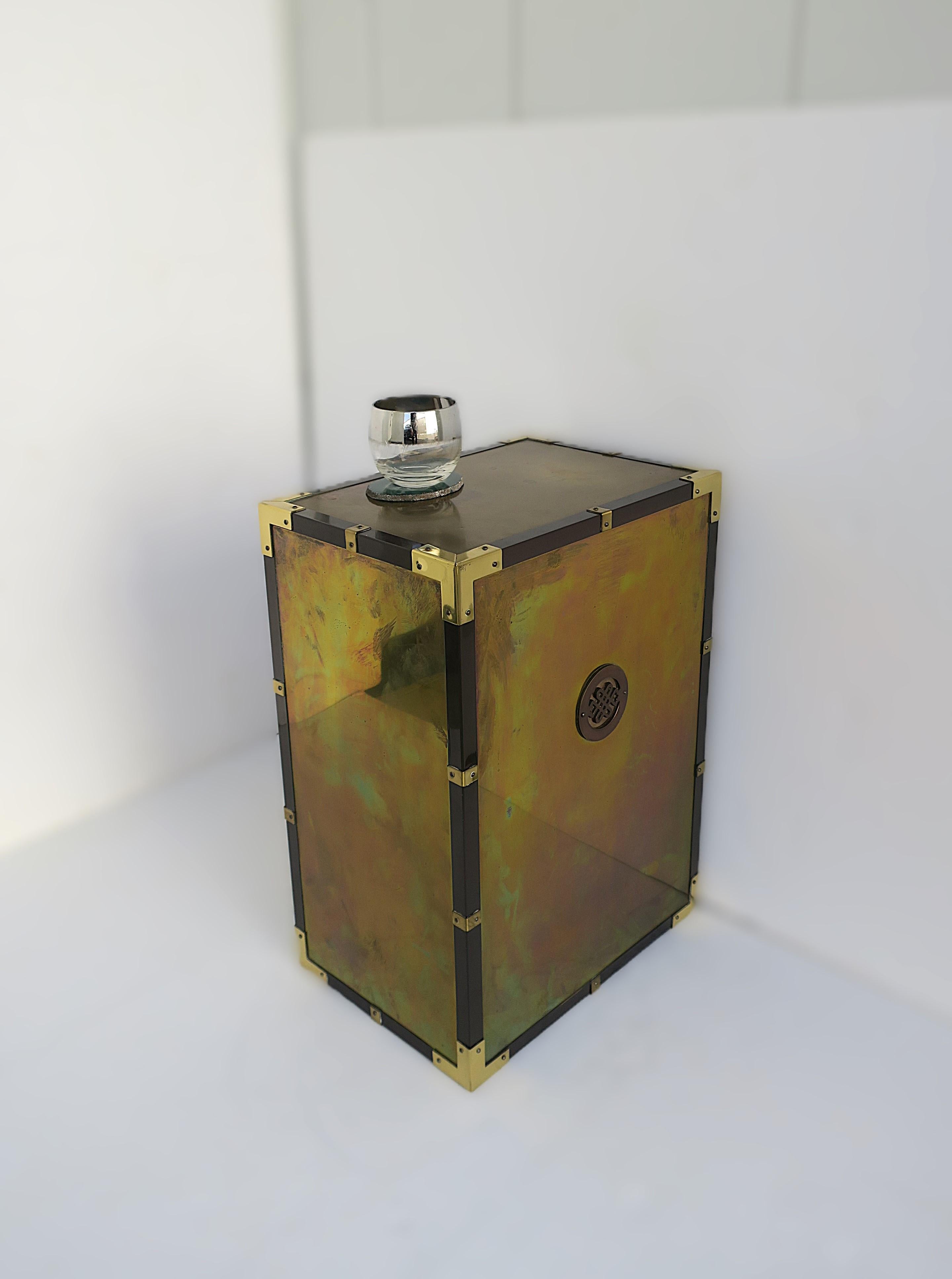 Brass Pedestal Side Table Attrib. Mastercraft For Sale 4