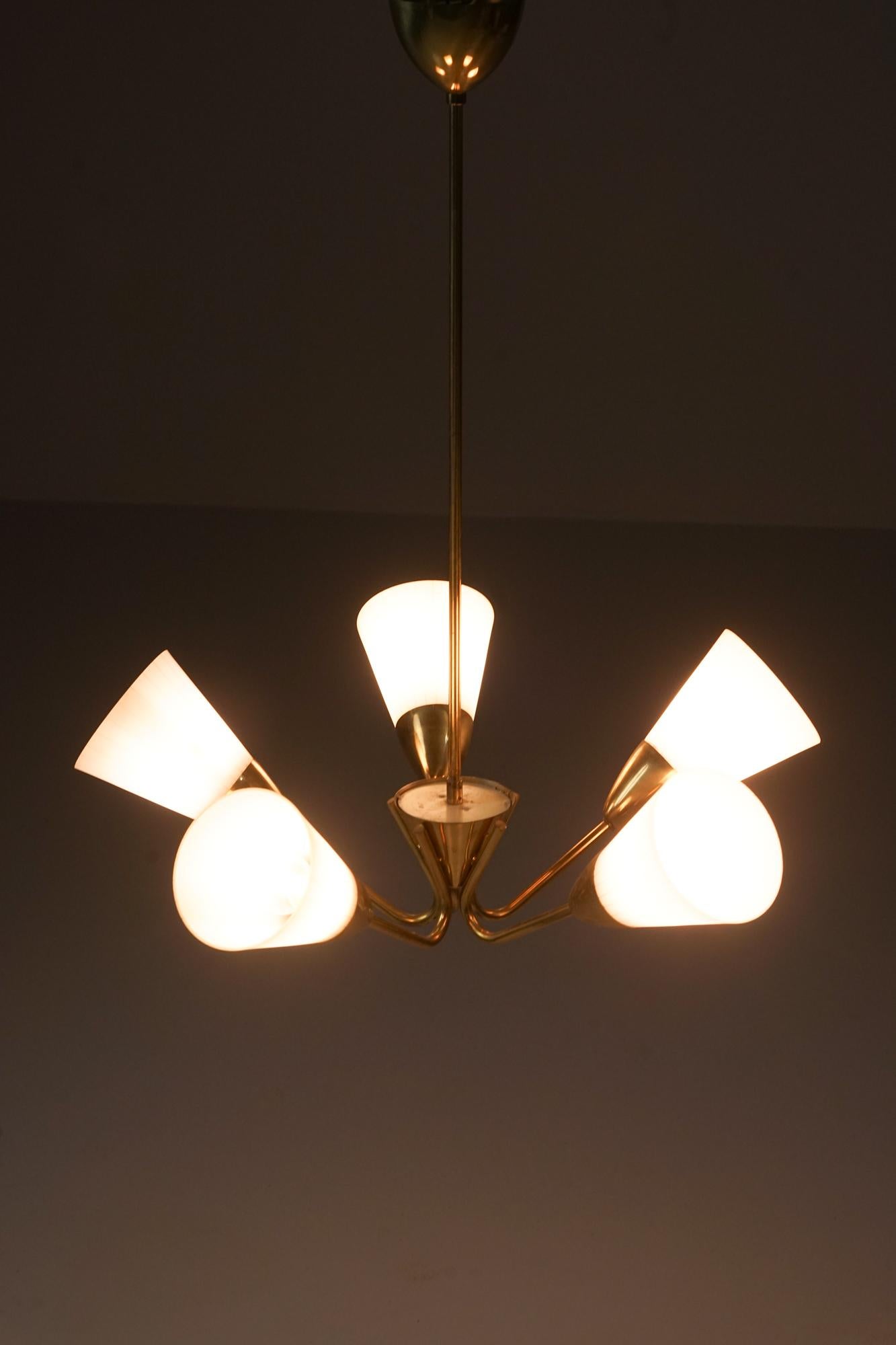 Scandinavo moderno Ciondolo in ottone, Itsu, anni '50 in vendita