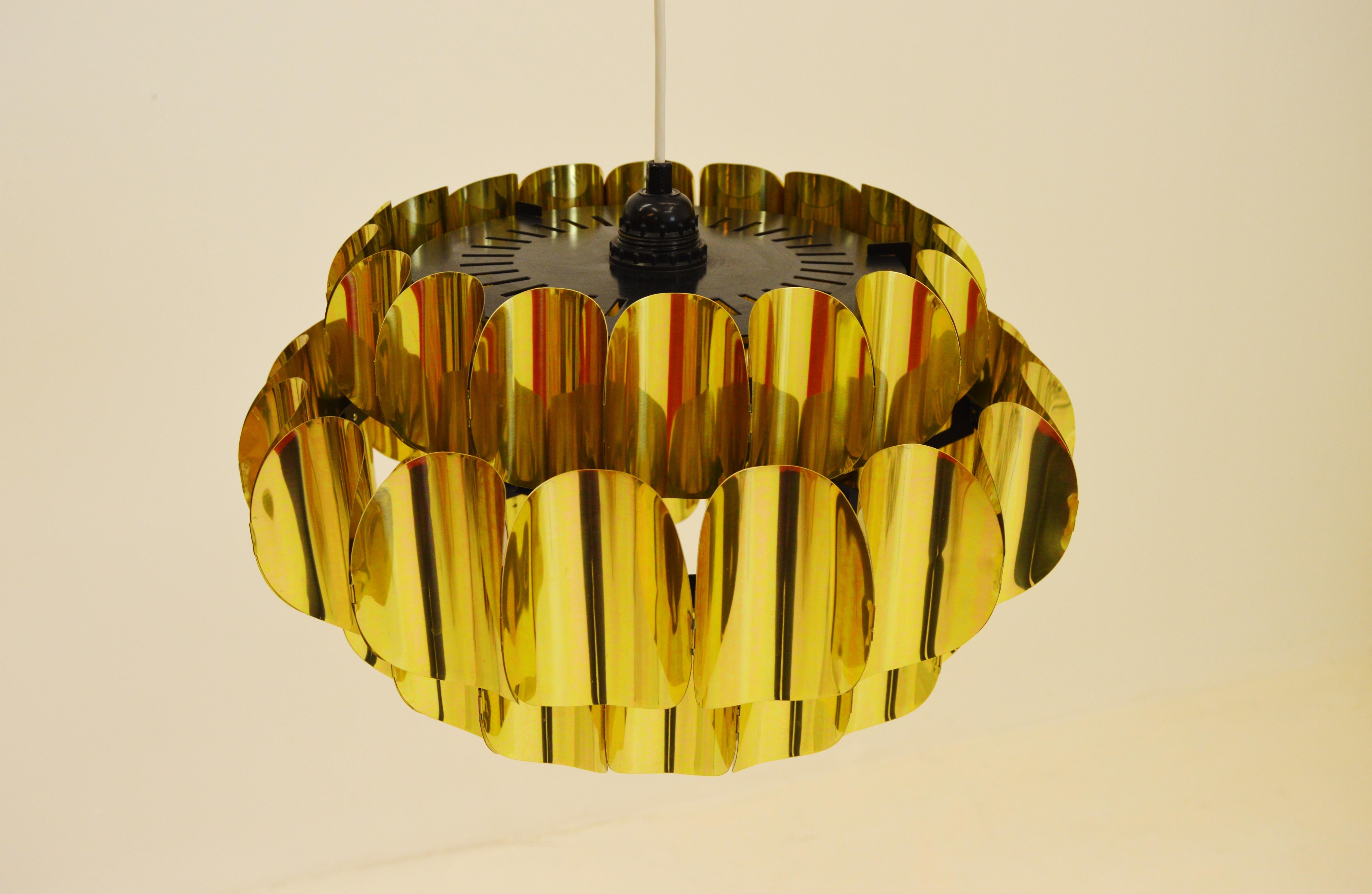 Brass Pendant Lamp Attributed to Hans-Agne Jakobsson In Good Condition For Sale In Alvesta, SE