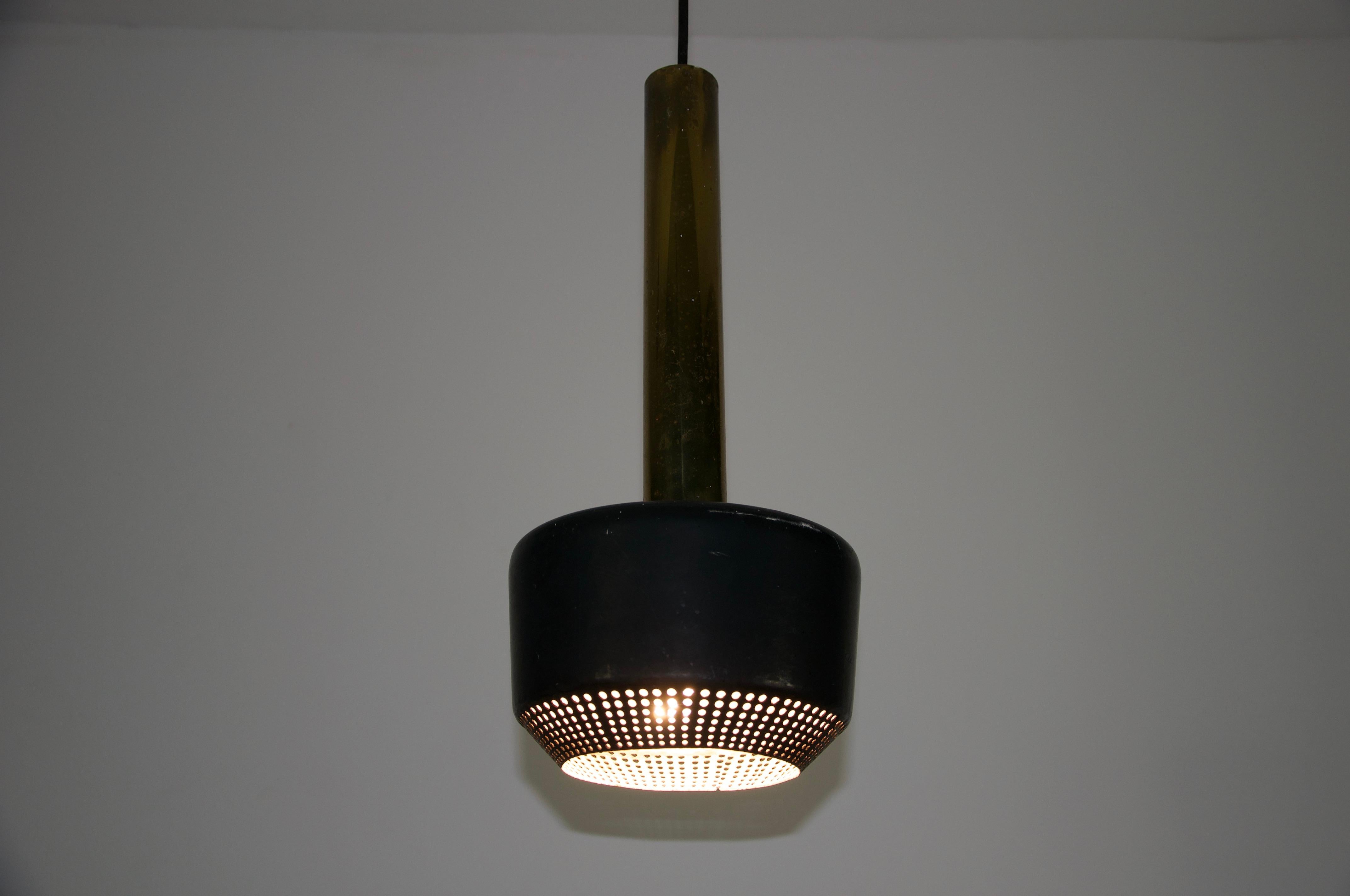 Lampada a sospensione in ottone di Vilhelm Lauritzen per Louis Poulen, 1960, Danimarca in vendita 8