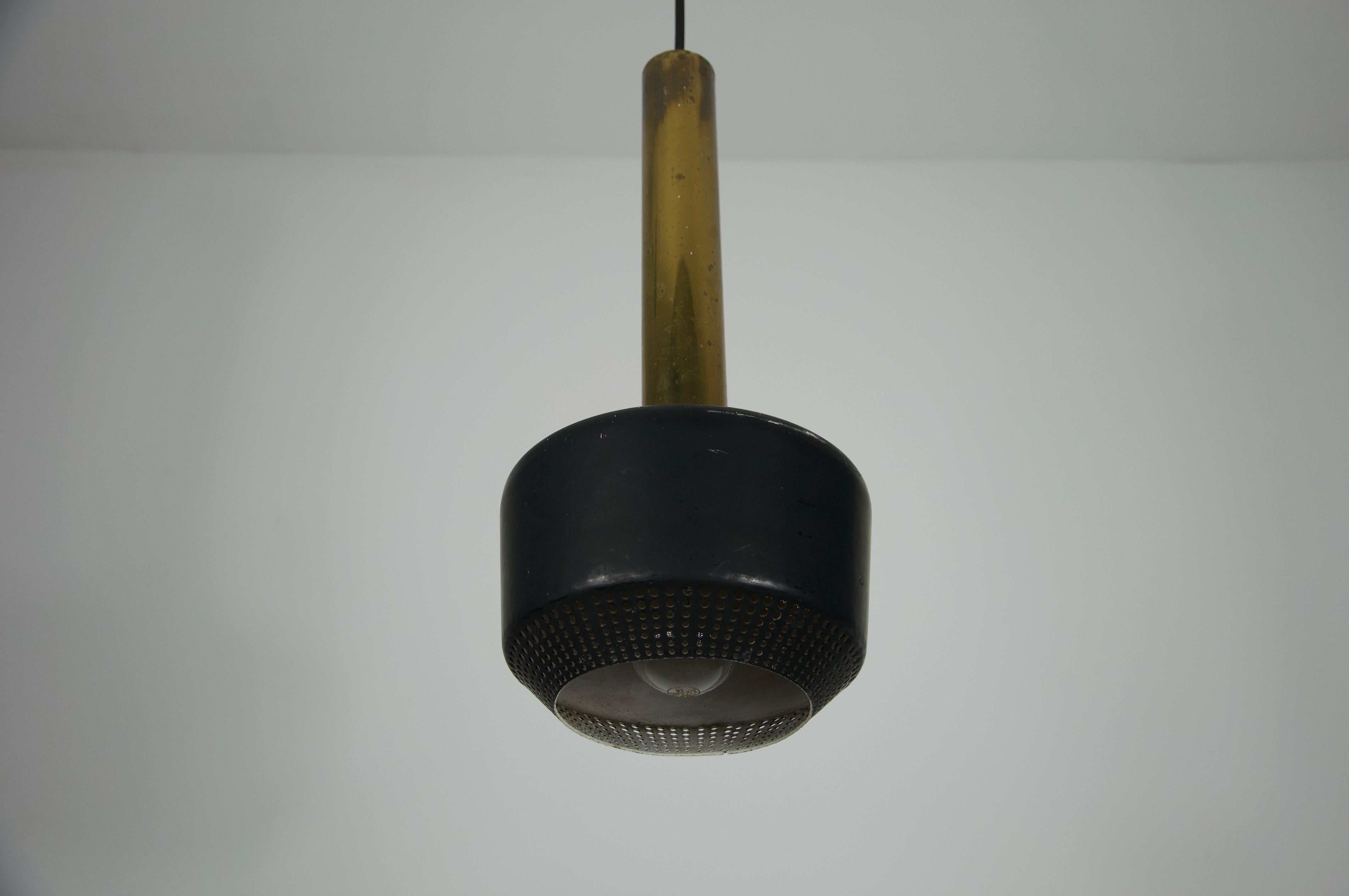 Lampada a sospensione in ottone di Vilhelm Lauritzen per Louis Poulen, 1960, Danimarca in vendita 1