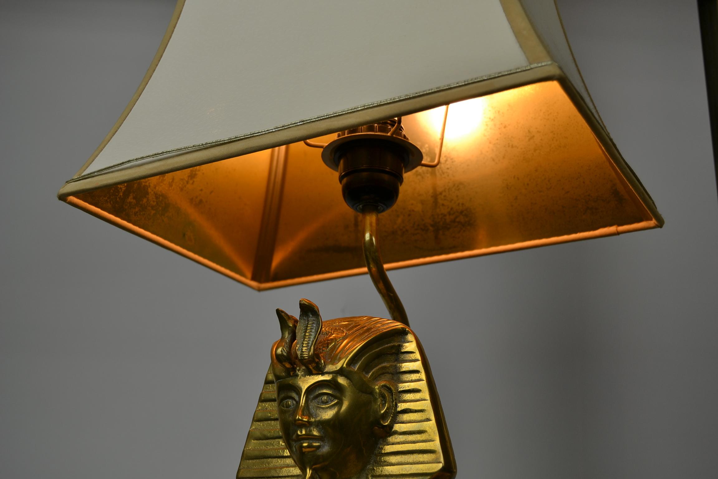 Tischlampe mit Pharaonenkopf aus Messing, Hollywood Regency , 1970er Jahre 9