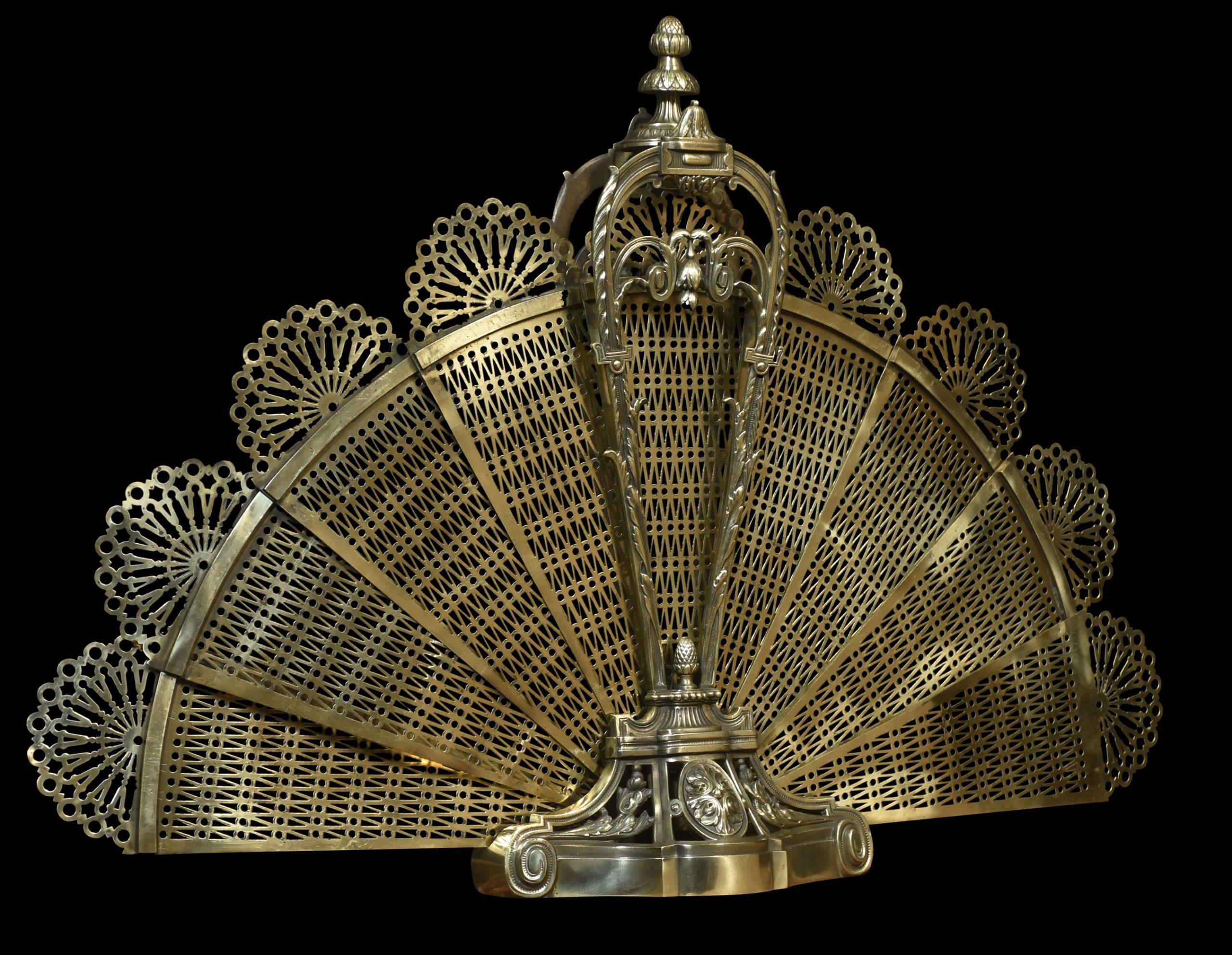 Brass pierced peacock fire fan In Good Condition In Cheshire, GB