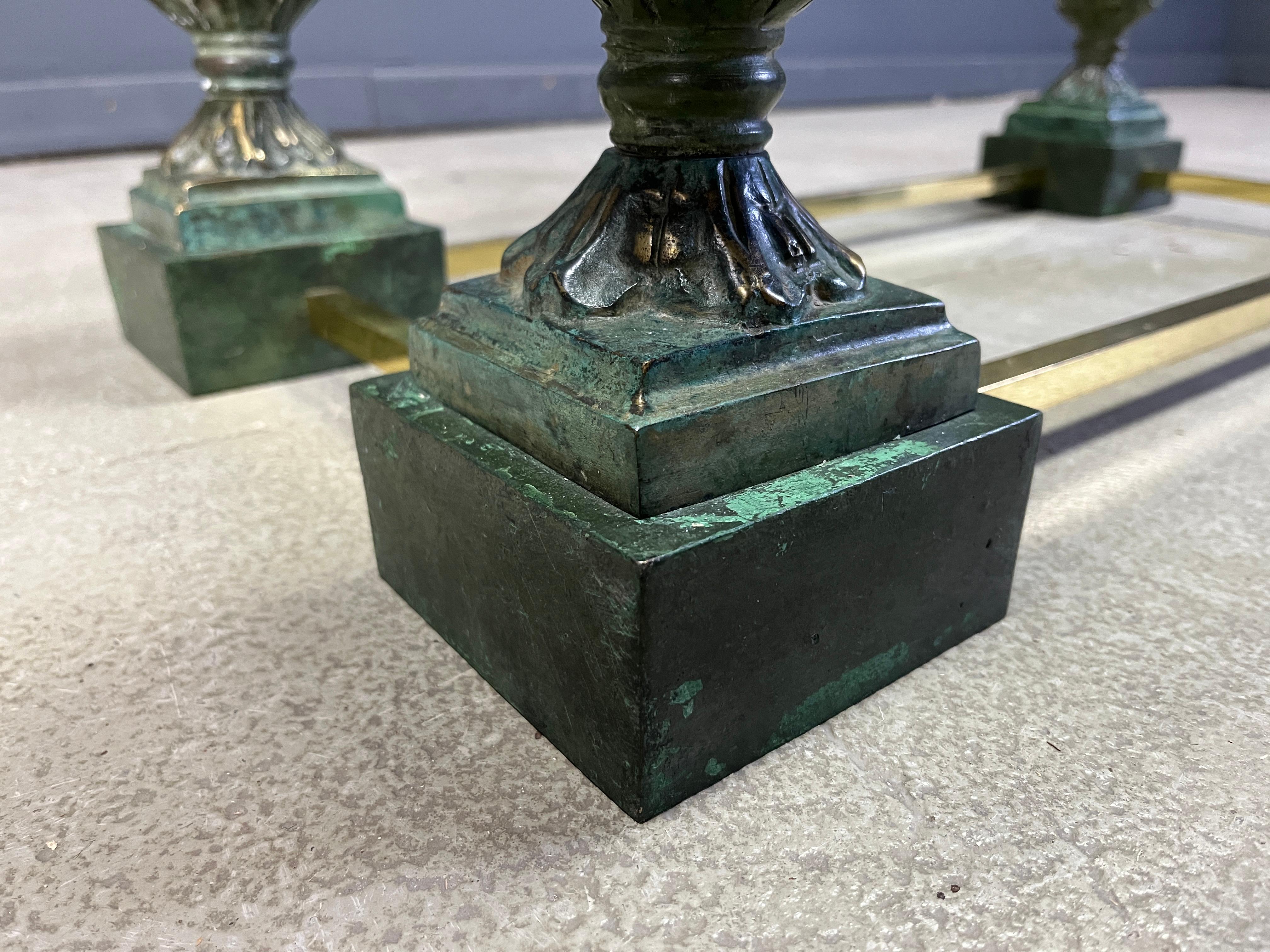 Table basse en laiton en forme de pomme de pin, 1970 en vente 5