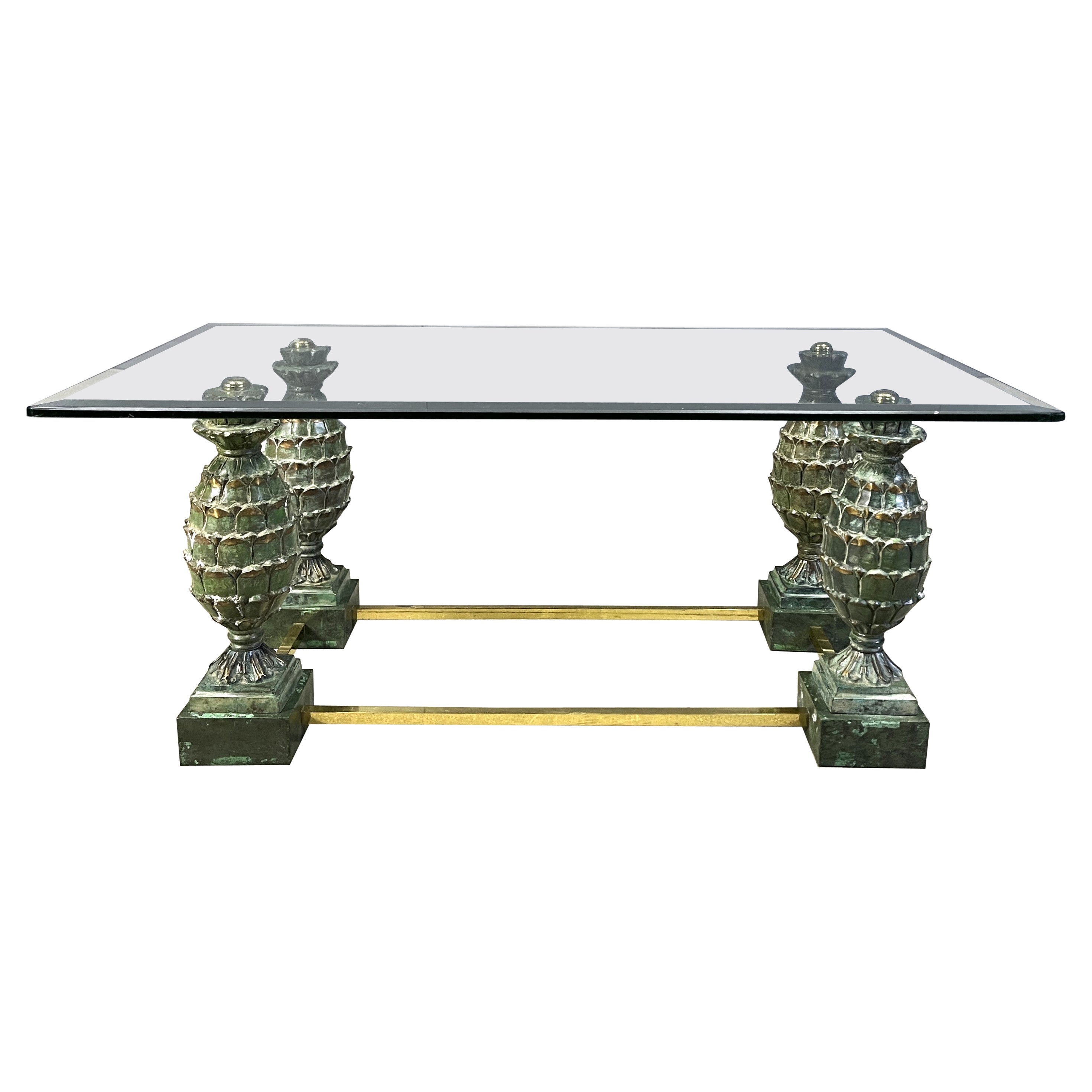 Table basse en laiton en forme de pomme de pin, 1970 en vente