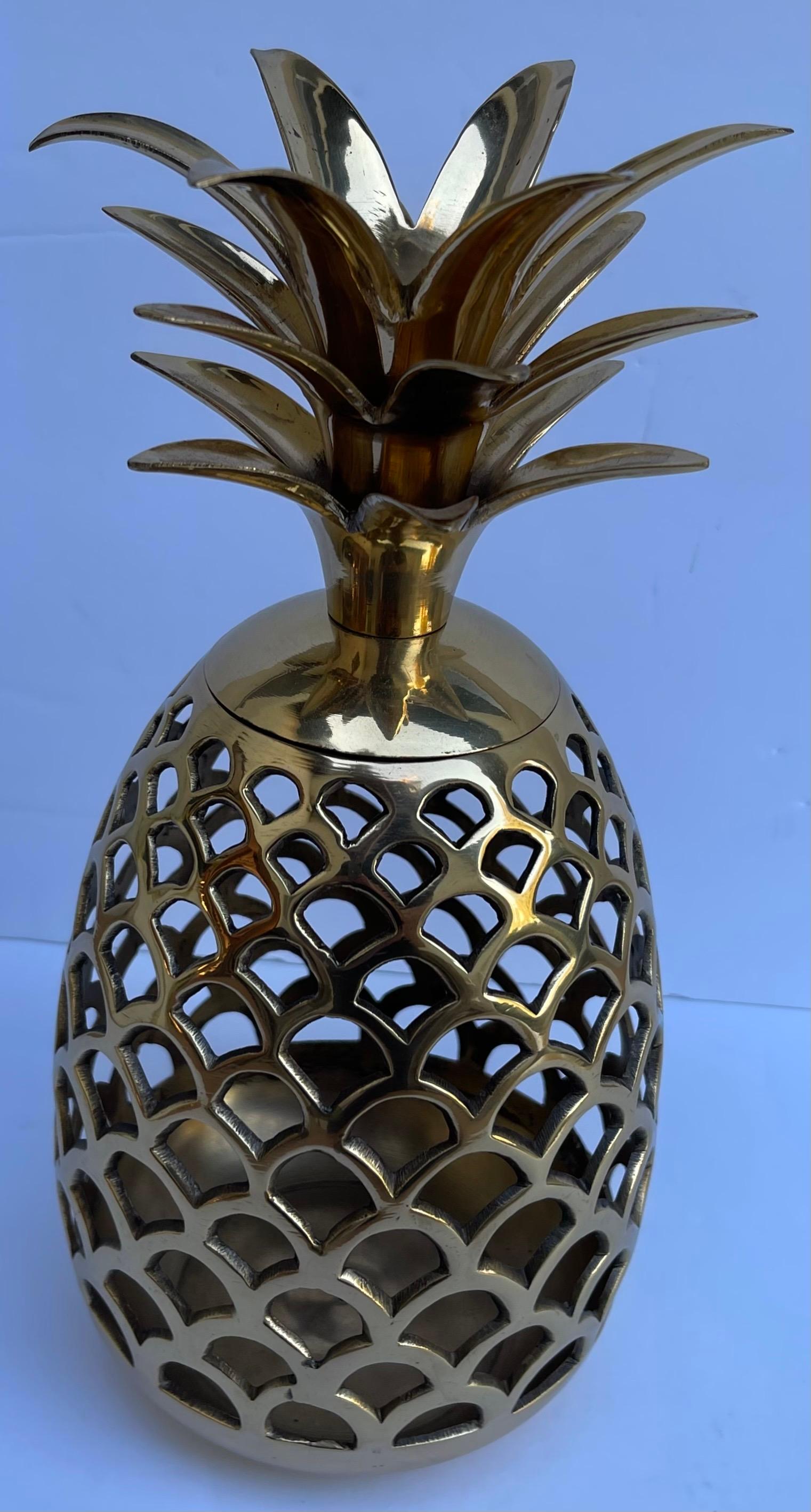 Fine XX secolo Portacandele ananas in ottone in vendita